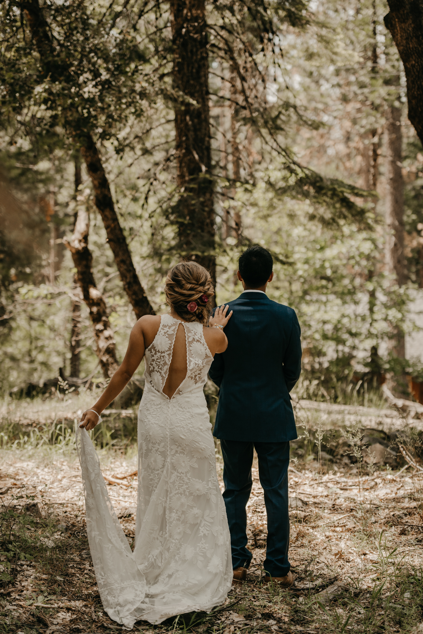 © Isaiah + Taylor Photography - Evergreen Lodge Destination Yoesmite Wedding - Los Angeles Wedding Photographer-069.jpg