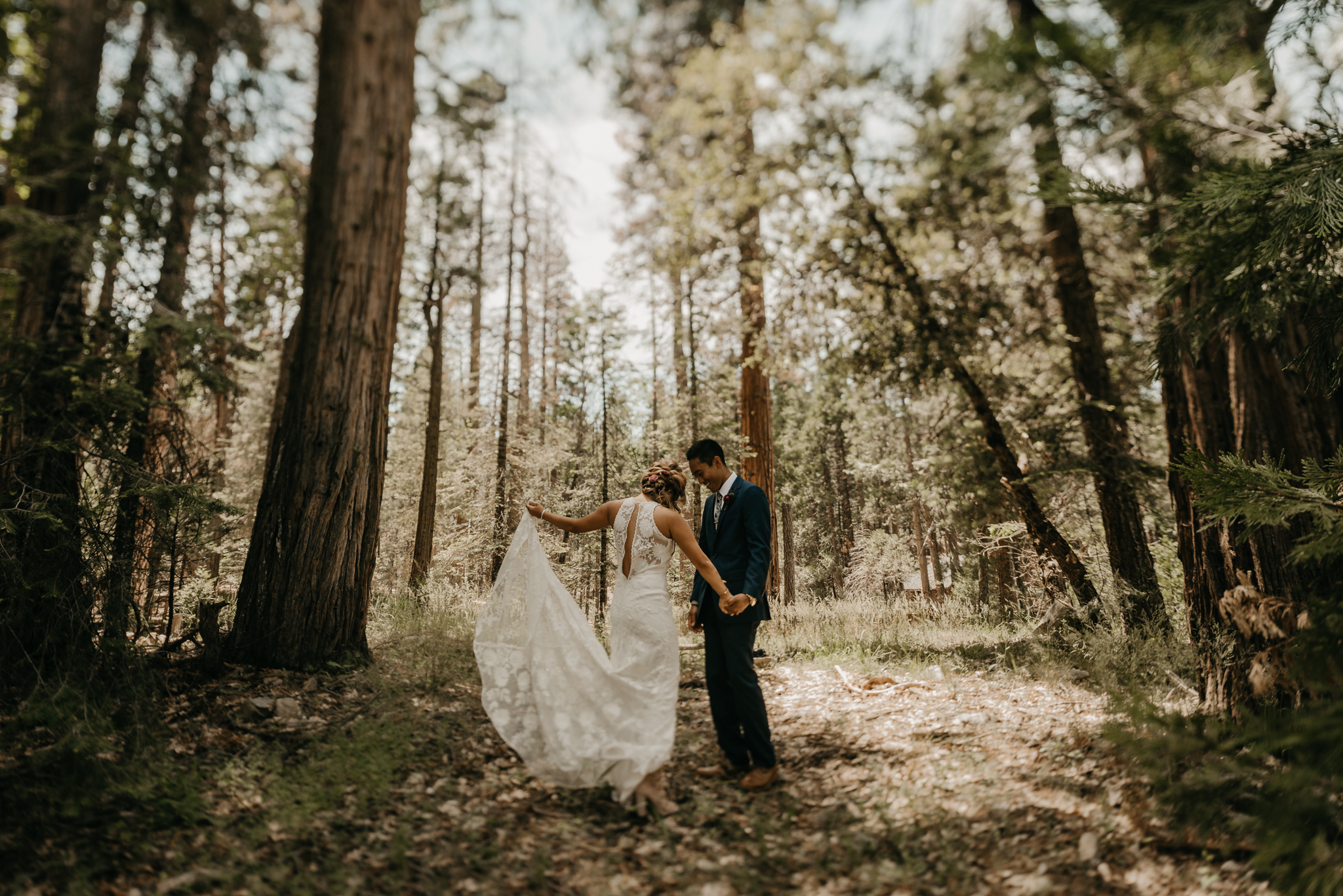 © Isaiah + Taylor Photography - Evergreen Lodge Destination Yoesmite Wedding - Los Angeles Wedding Photographer-074.jpg