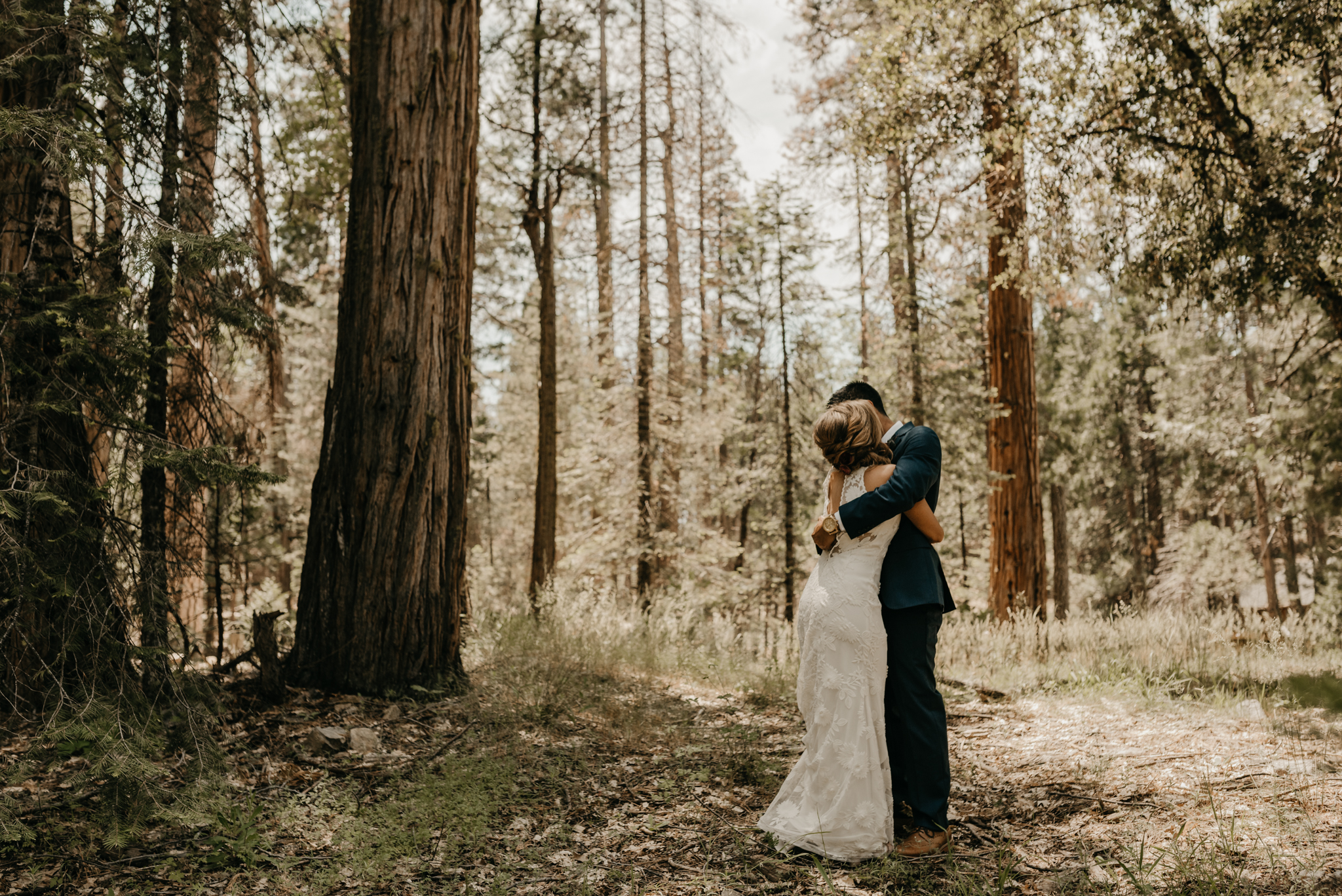 © Isaiah + Taylor Photography - Evergreen Lodge Destination Yoesmite Wedding - Los Angeles Wedding Photographer-073.jpg