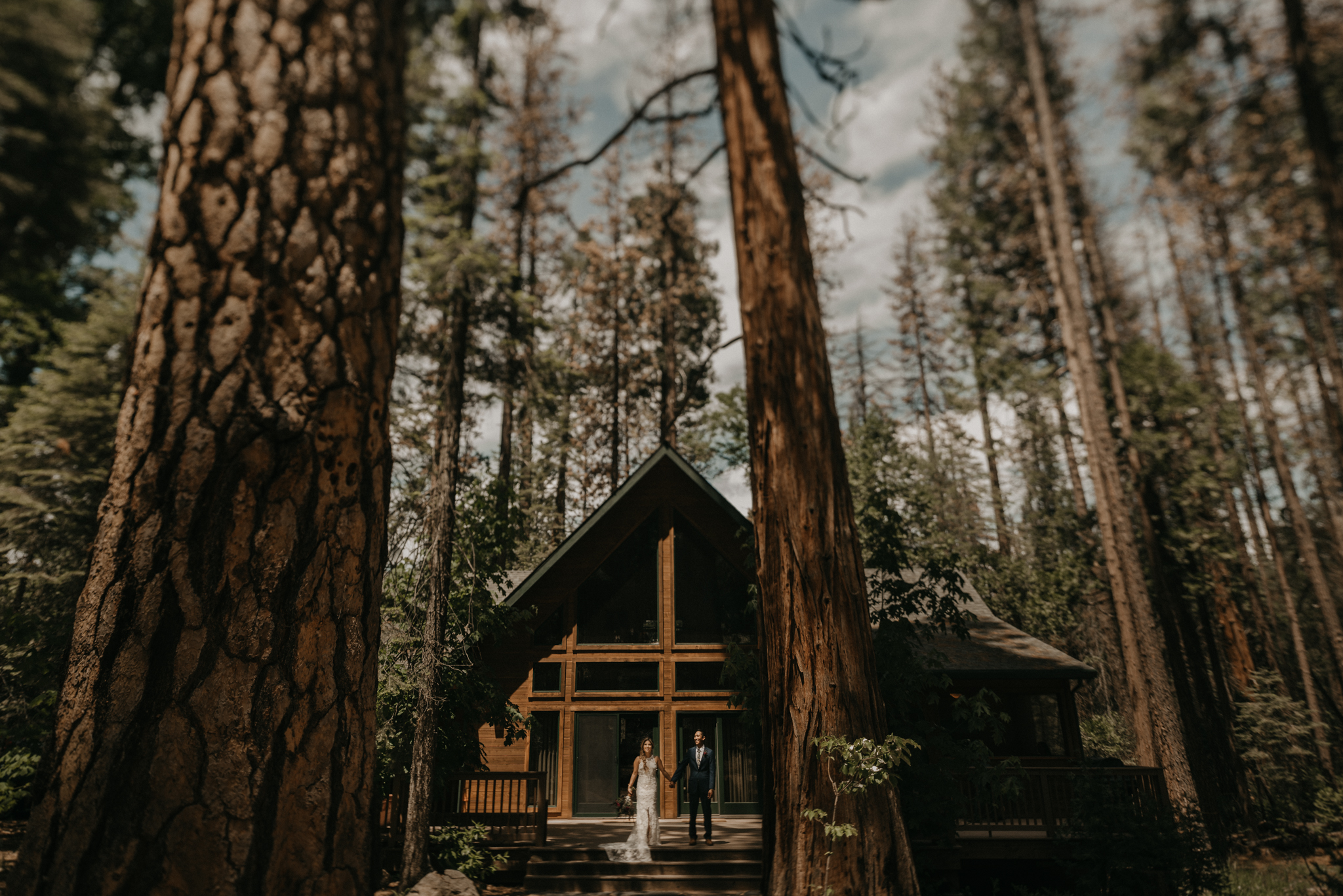 © Isaiah + Taylor Photography - Evergreen Lodge Destination Yoesmite Wedding - Los Angeles Wedding Photographer-081.jpg