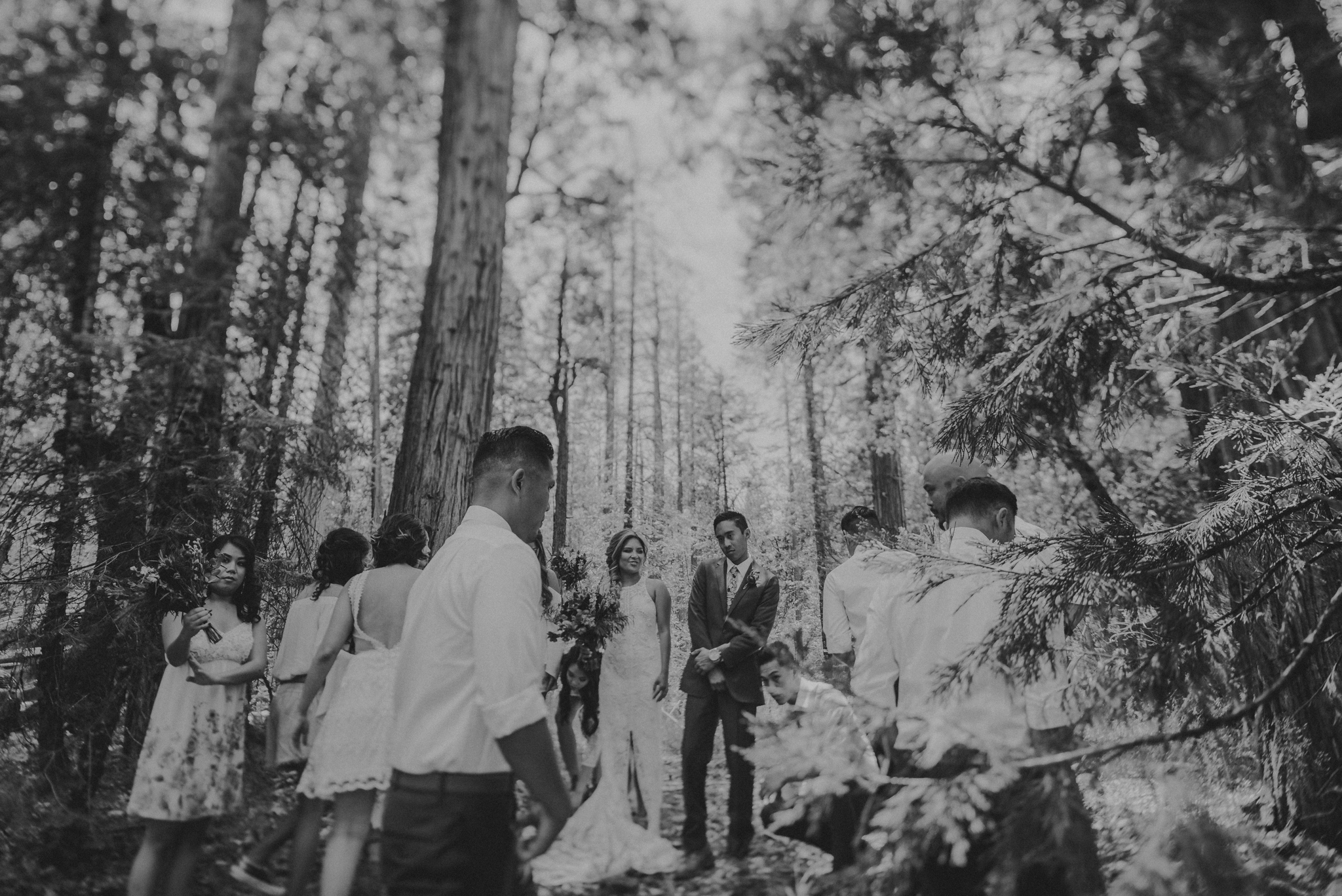 © Isaiah + Taylor Photography - Evergreen Lodge Destination Yoesmite Wedding - Los Angeles Wedding Photographer-090.jpg