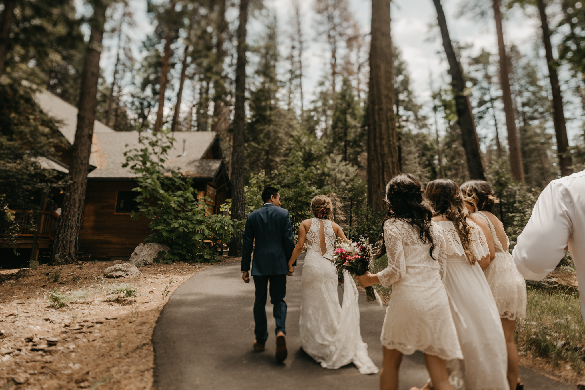 © Isaiah + Taylor Photography - Evergreen Lodge Destination Yoesmite Wedding - Los Angeles Wedding Photographer-095.jpg