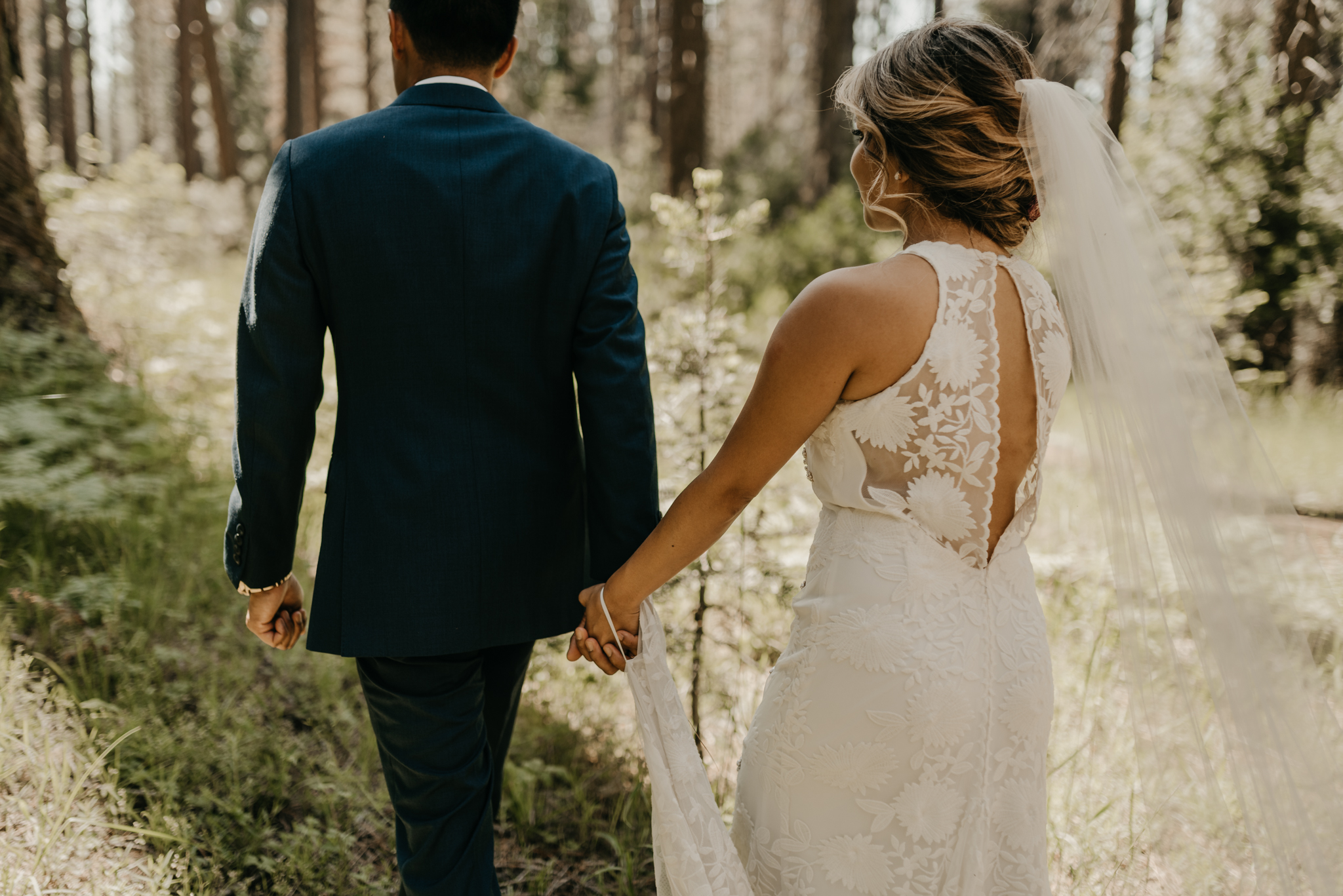 © Isaiah + Taylor Photography - Evergreen Lodge Destination Yoesmite Wedding - Los Angeles Wedding Photographer-137.jpg