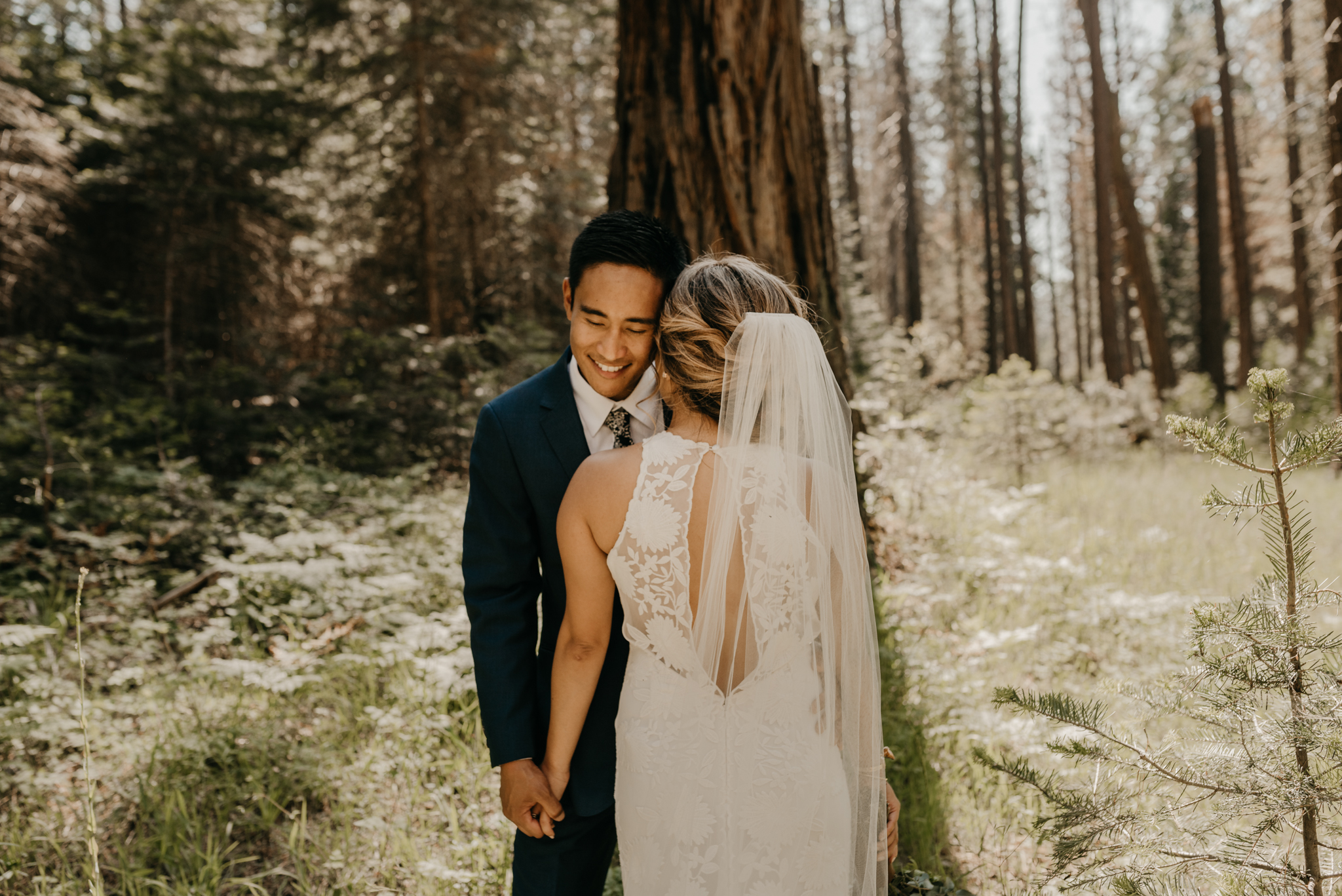 © Isaiah + Taylor Photography - Evergreen Lodge Destination Yoesmite Wedding - Los Angeles Wedding Photographer-140.jpg