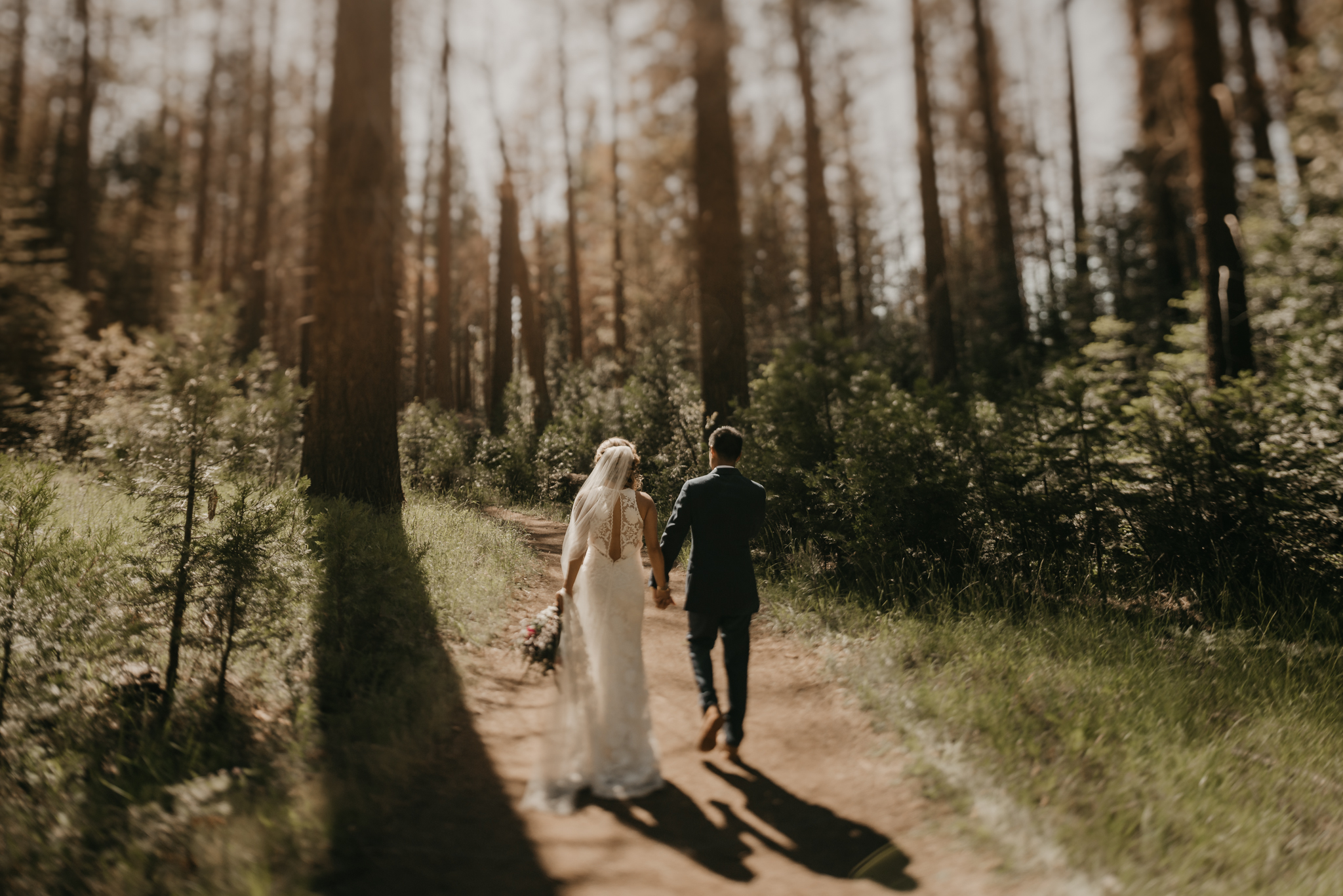 © Isaiah + Taylor Photography - Evergreen Lodge Destination Yoesmite Wedding - Los Angeles Wedding Photographer-148.jpg