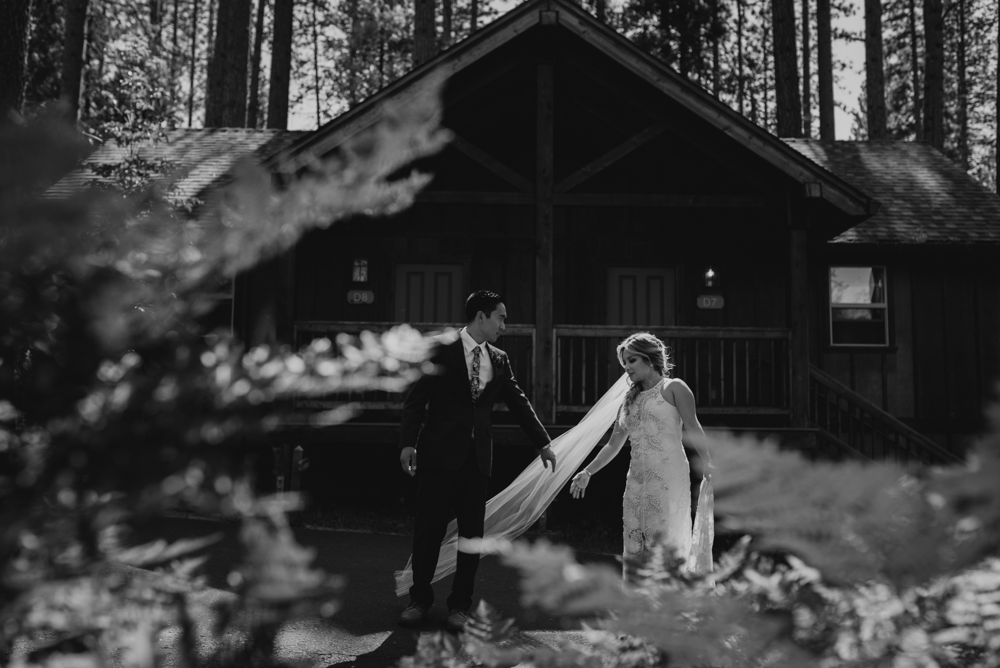 © Isaiah + Taylor Photography - Evergreen Lodge Destination Yoesmite Wedding - Los Angeles Wedding Photographer-153.jpg