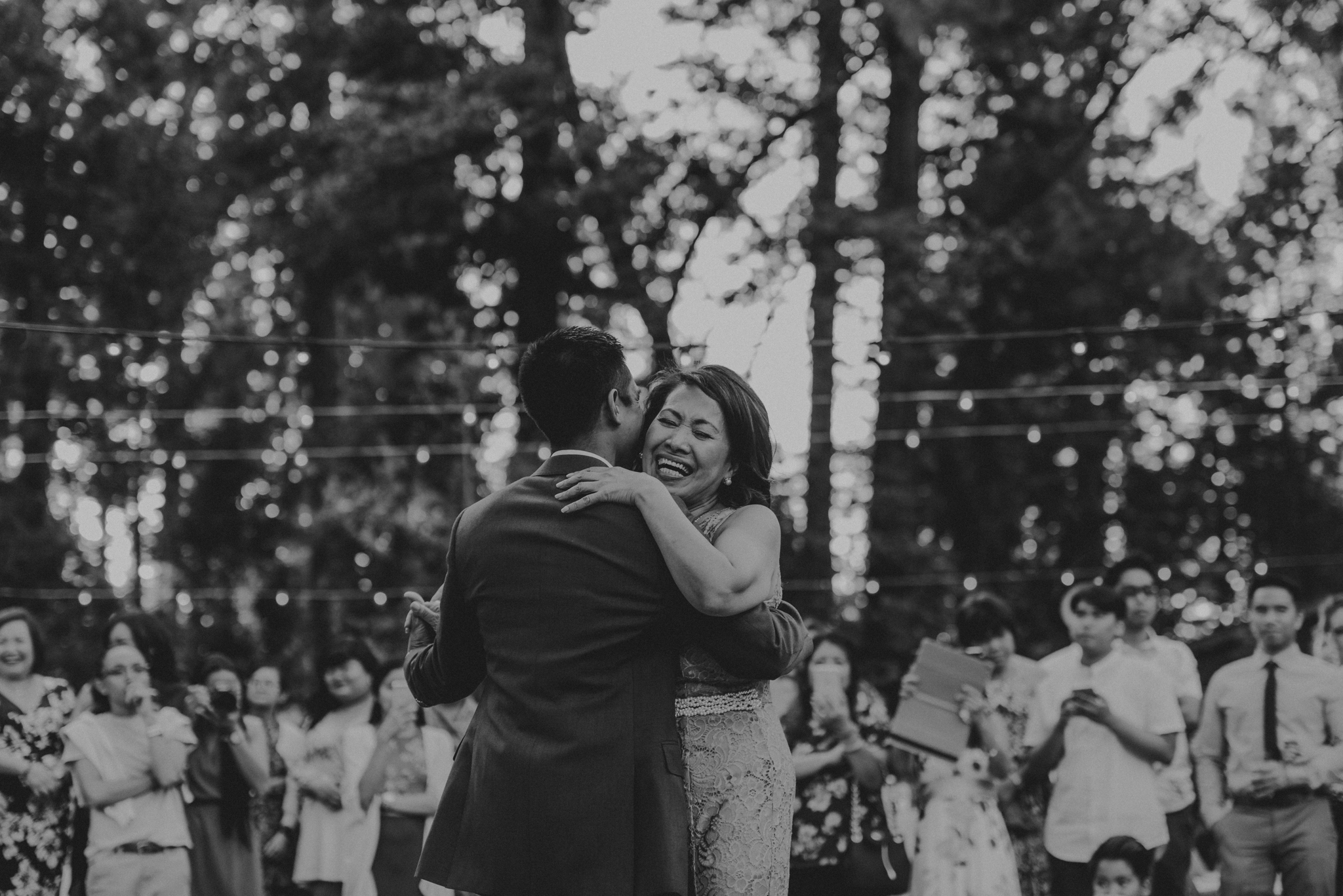 © Isaiah + Taylor Photography - Evergreen Lodge Destination Yoesmite Wedding - Los Angeles Wedding Photographer-199.jpg
