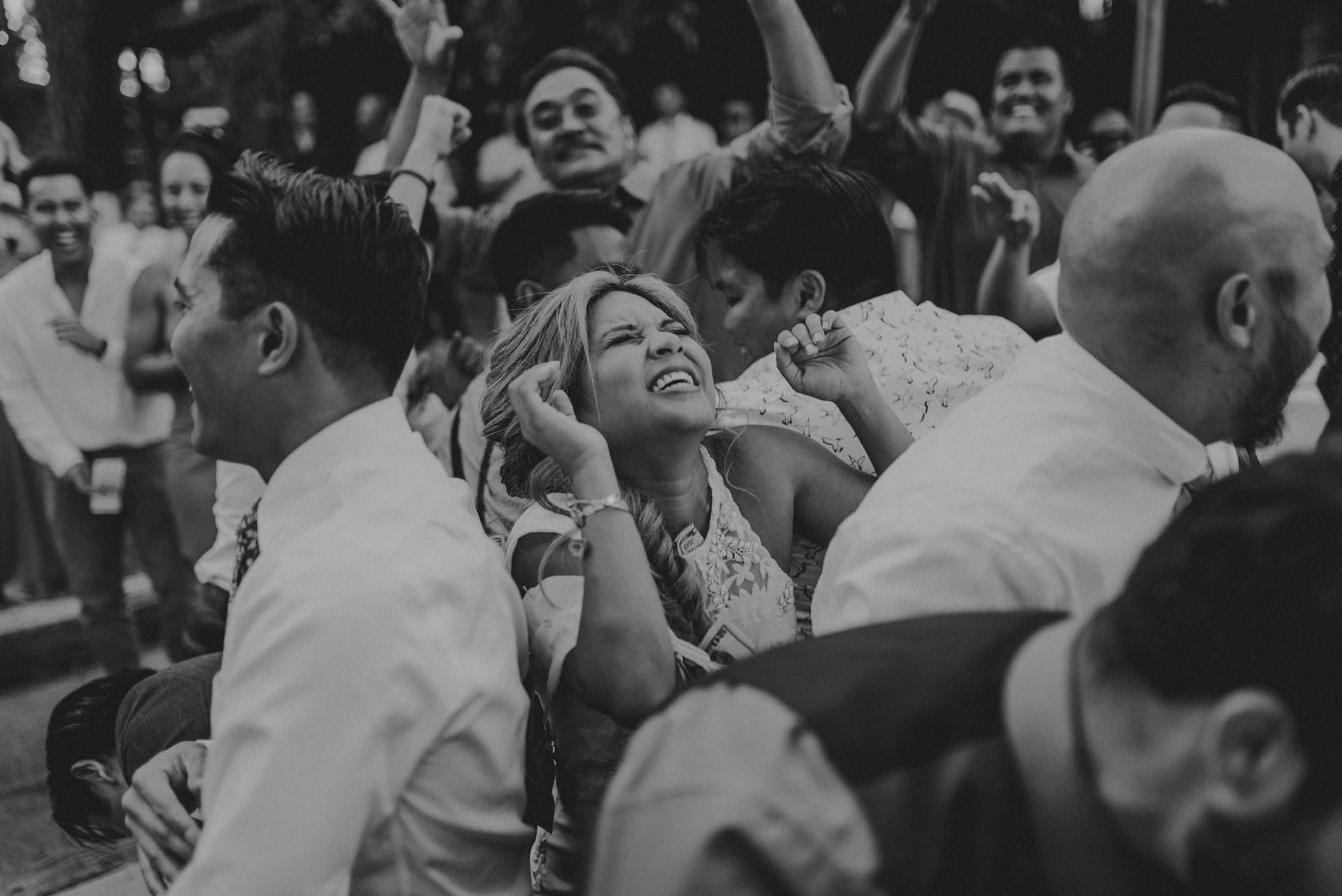 © Isaiah + Taylor Photography - Evergreen Lodge Destination Yoesmite Wedding - Los Angeles Wedding Photographer-206.jpg