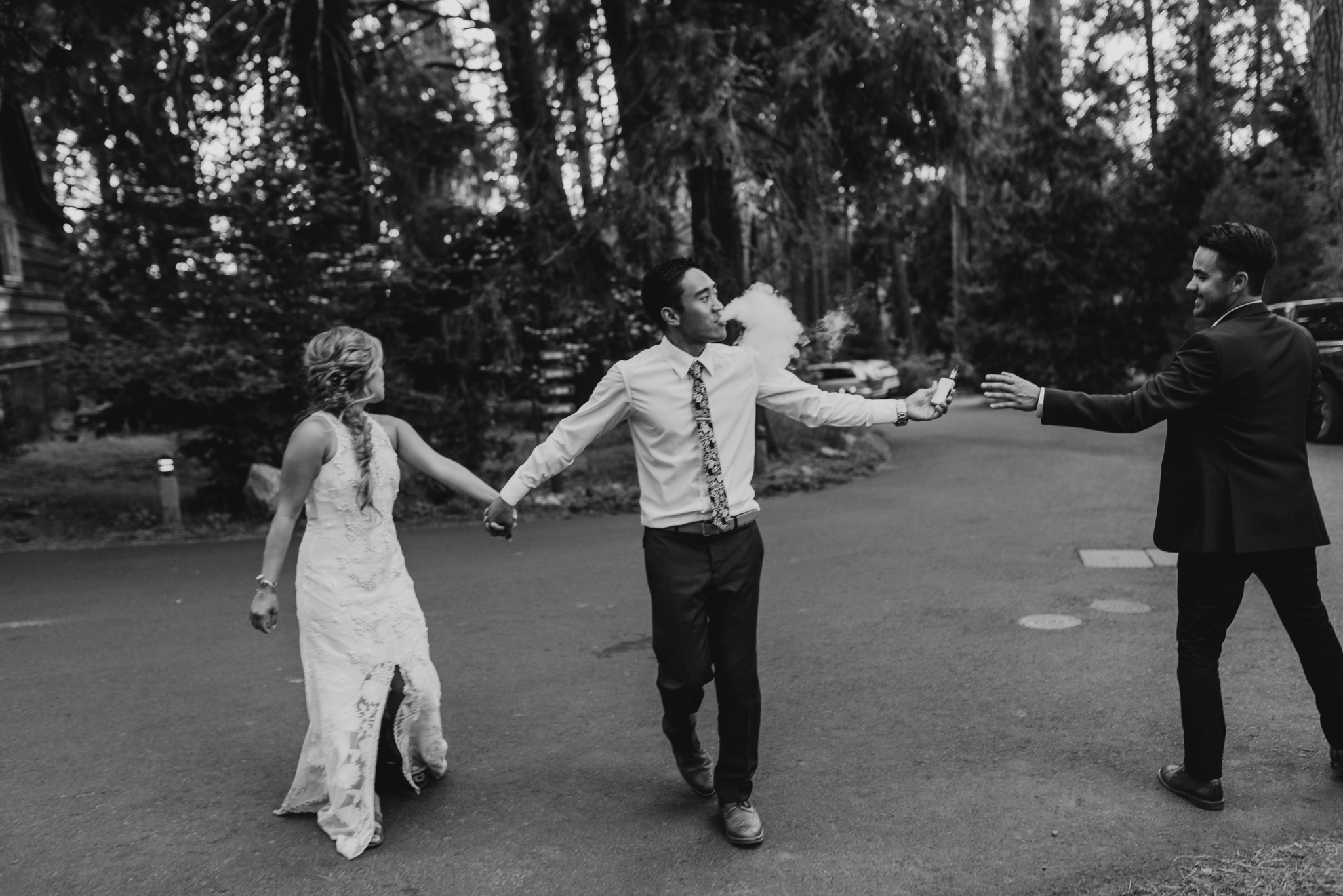 © Isaiah + Taylor Photography - Evergreen Lodge Destination Yoesmite Wedding - Los Angeles Wedding Photographer-209.jpg