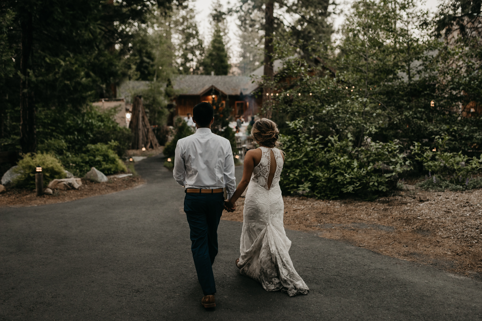© Isaiah + Taylor Photography - Evergreen Lodge Destination Yoesmite Wedding - Los Angeles Wedding Photographer-229.jpg