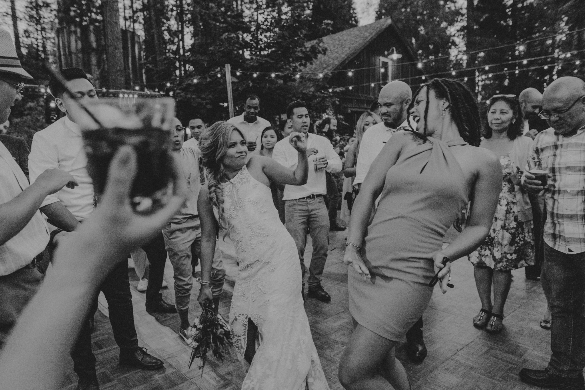 © Isaiah + Taylor Photography - Evergreen Lodge Destination Yoesmite Wedding - Los Angeles Wedding Photographer-239.jpg