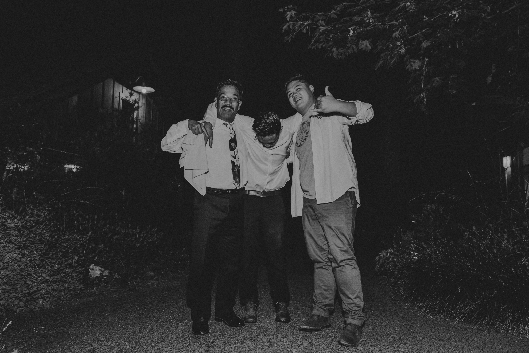 © Isaiah + Taylor Photography - Evergreen Lodge Destination Yoesmite Wedding - Los Angeles Wedding Photographer-253.jpg