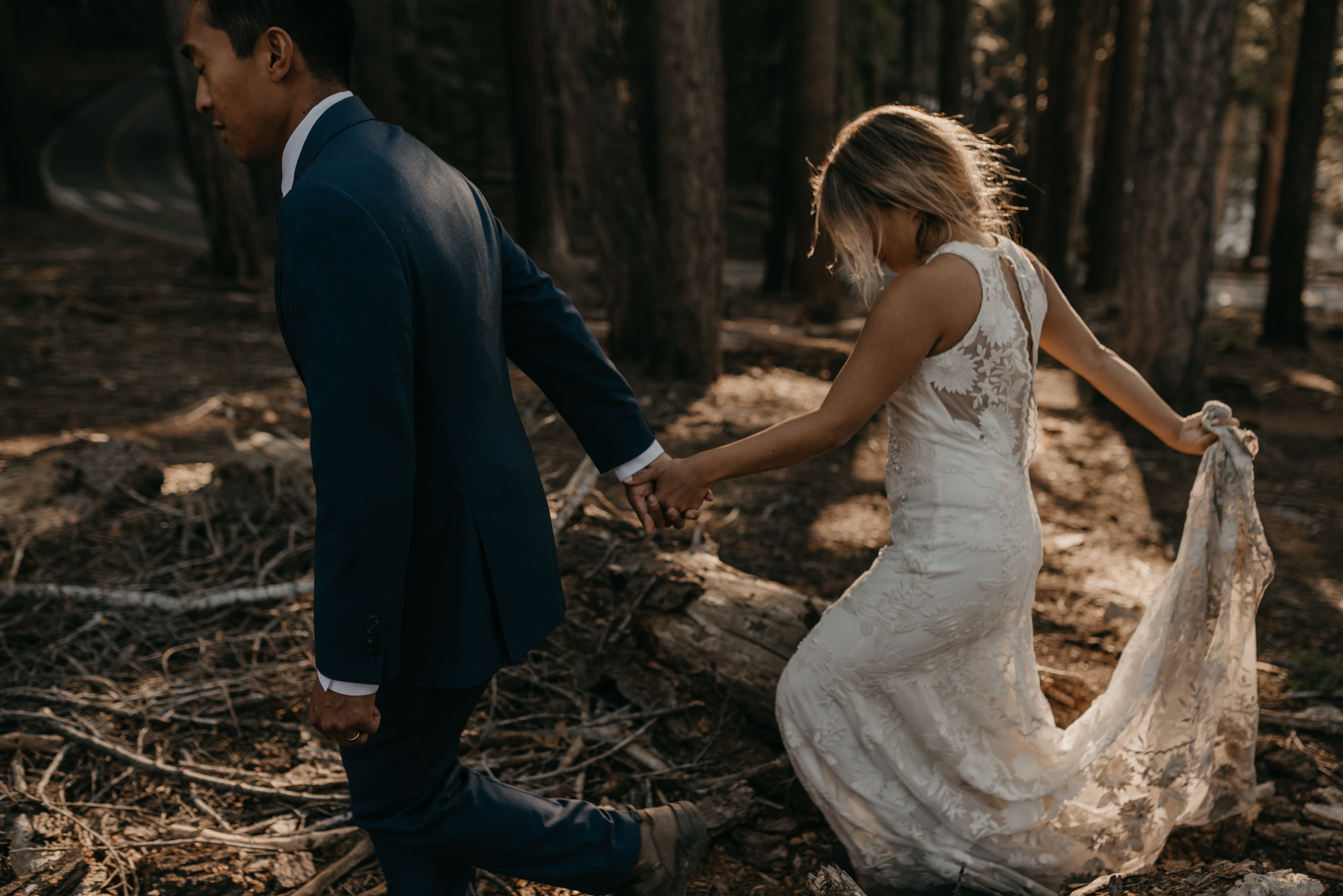 © Isaiah + Taylor Photography - Yosemite Nationanl Park Elopement Photographer - Evergreen Lodge Wedding-006.jpg