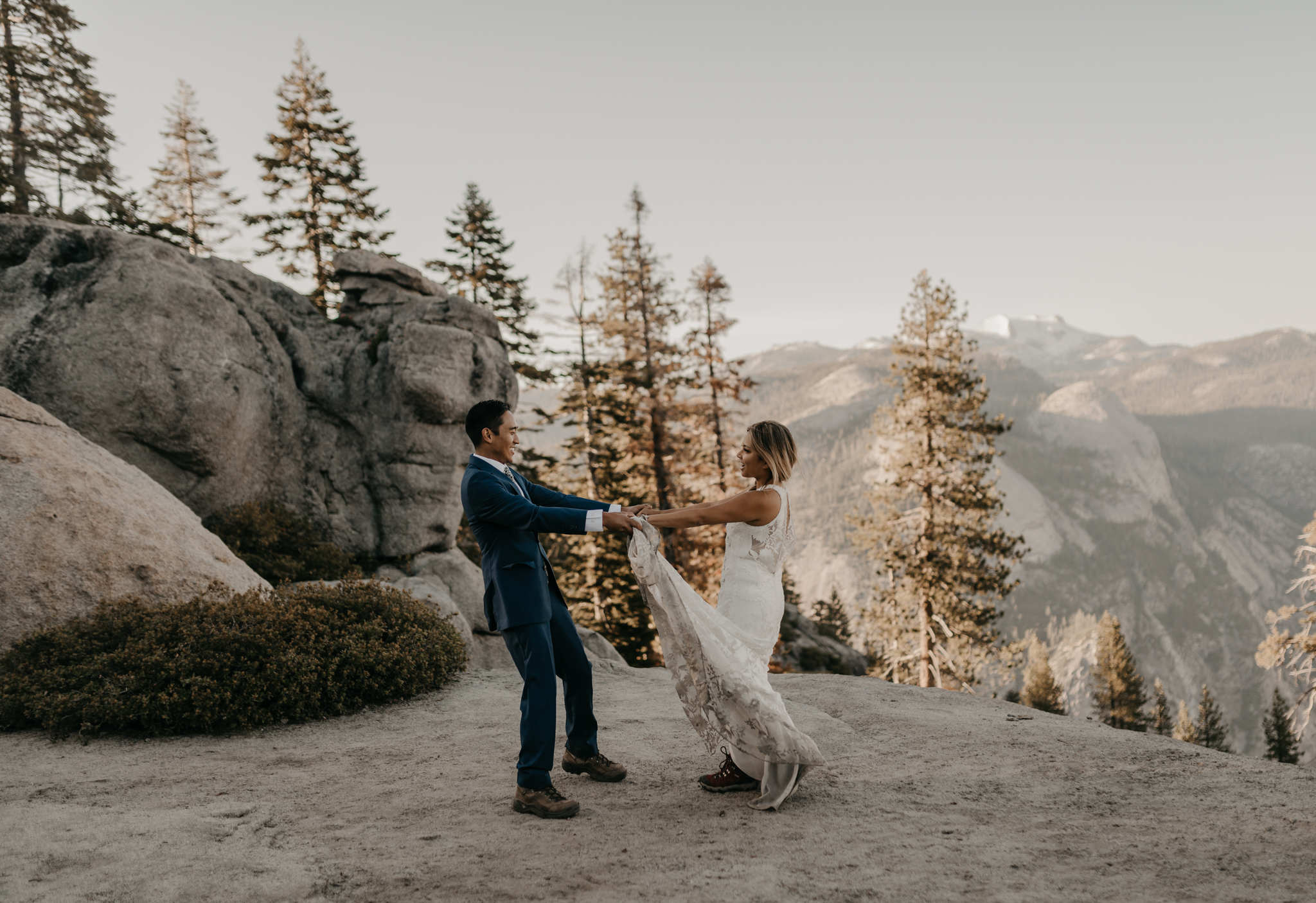 © Isaiah + Taylor Photography - Yosemite Nationanl Park Elopement Photographer - Evergreen Lodge Wedding-016.jpg