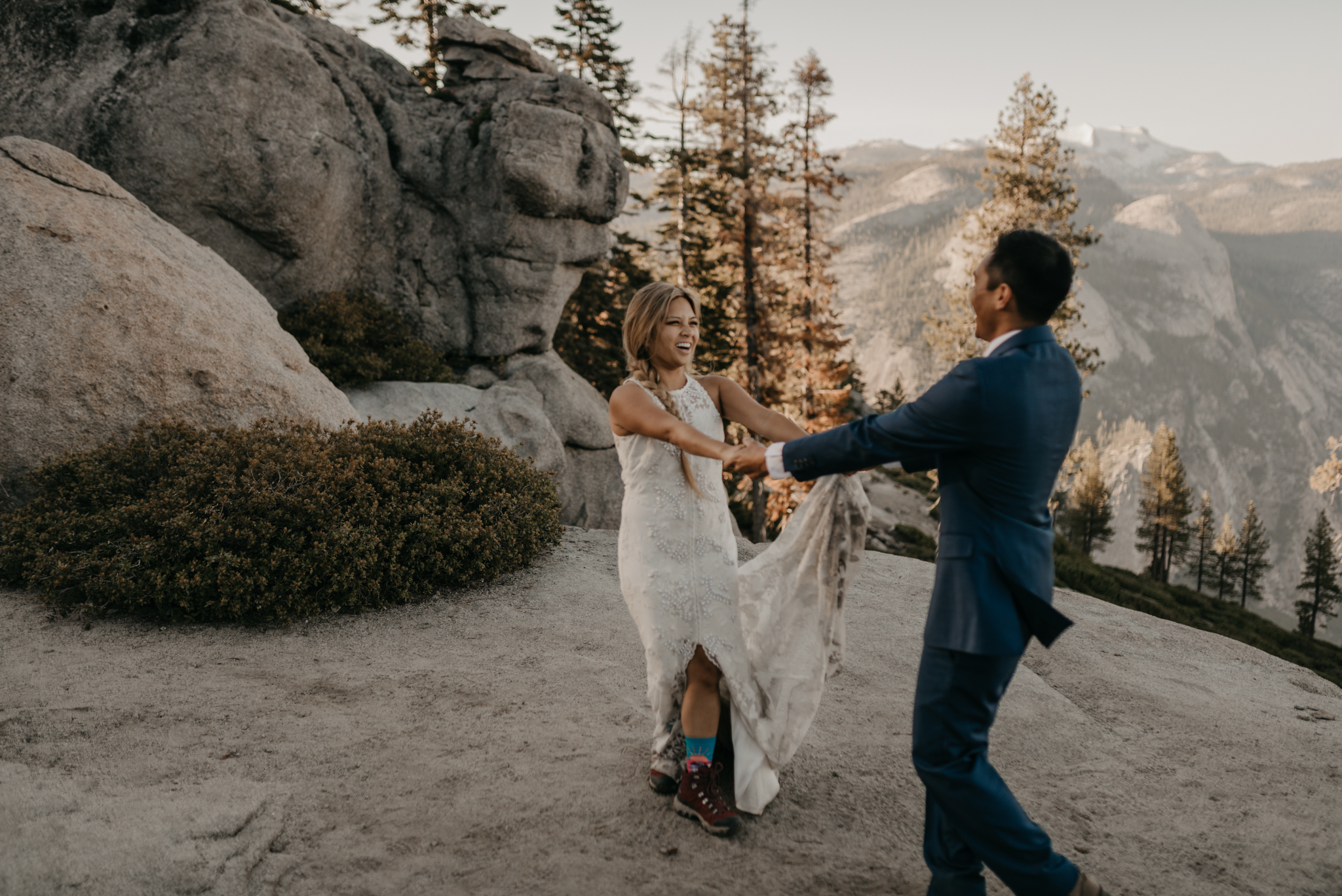 © Isaiah + Taylor Photography - Yosemite Nationanl Park Elopement Photographer - Evergreen Lodge Wedding-017.jpg