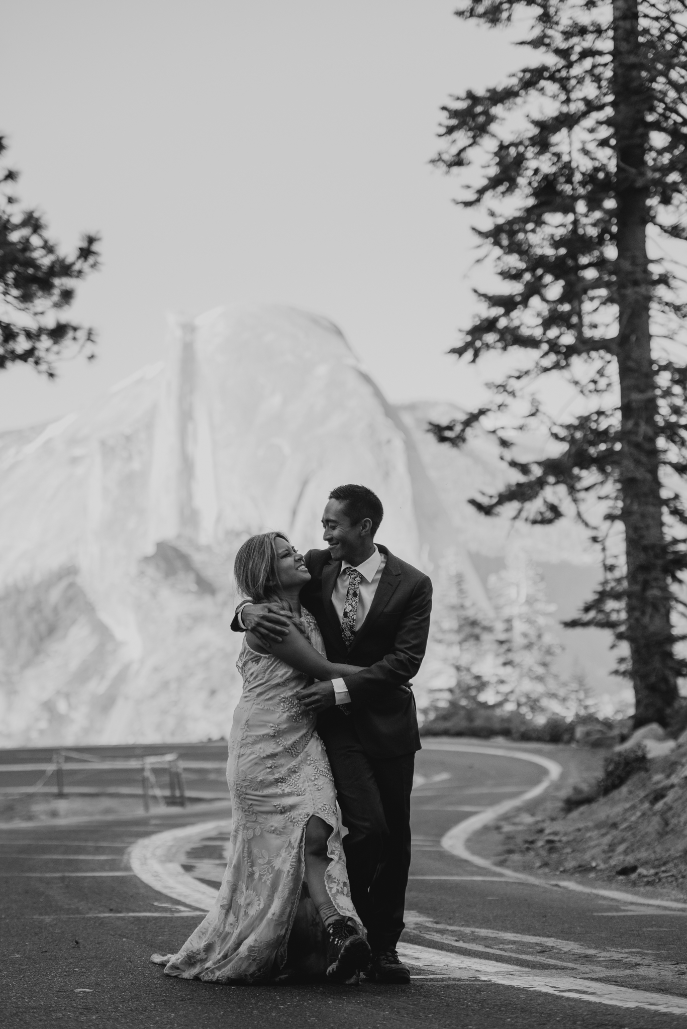 © Isaiah + Taylor Photography - Yosemite Nationanl Park Elopement Photographer - Evergreen Lodge Wedding-041.jpg