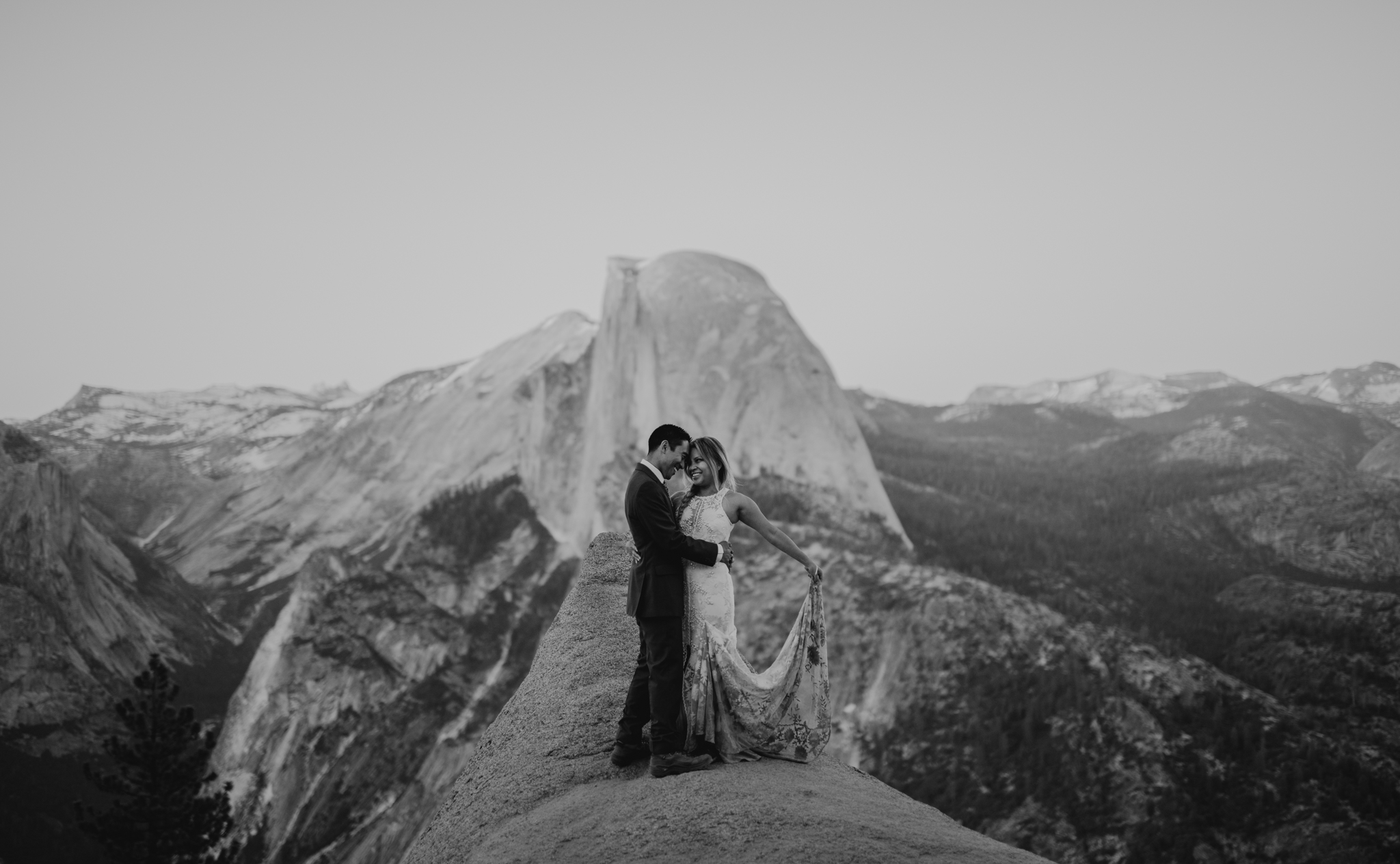 © Isaiah + Taylor Photography - Yosemite Nationanl Park Elopement Photographer - Evergreen Lodge Wedding-066.jpg