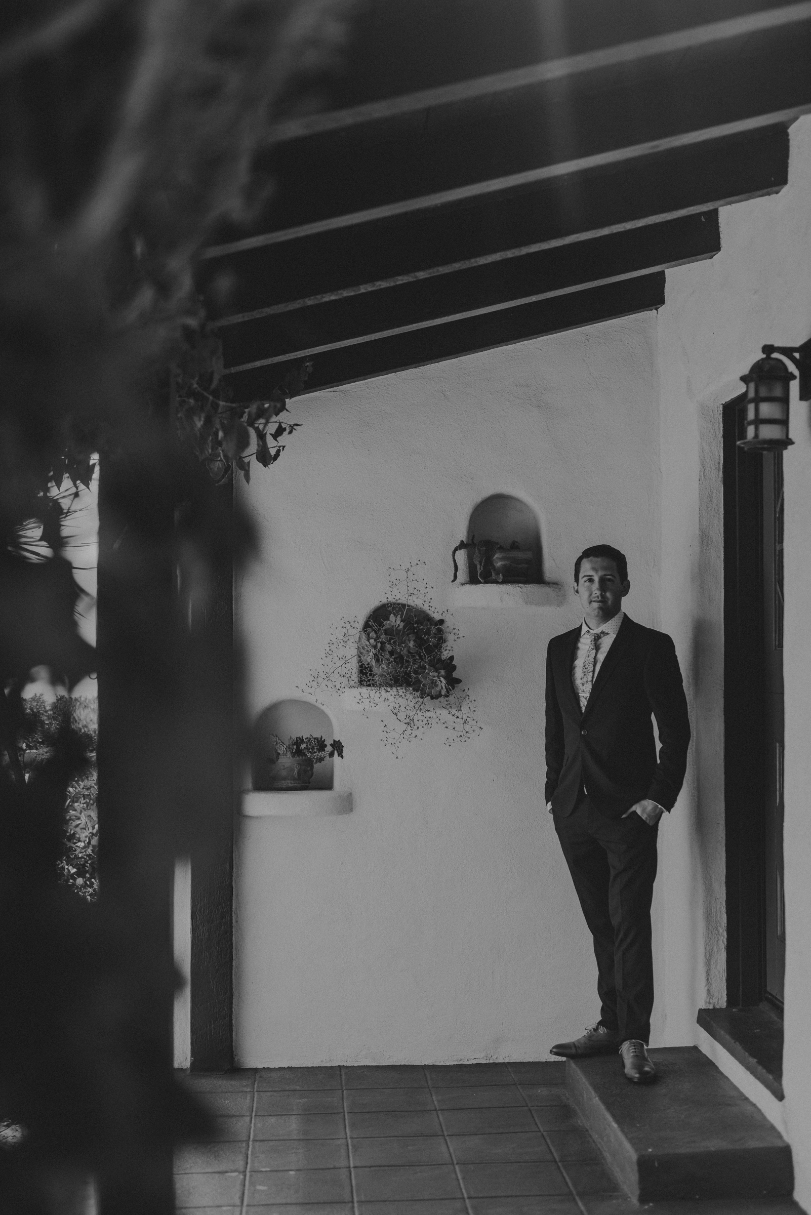 © Isaiah + Taylor Photography - San Clemente Historic Cottage Laid-Back Wedding-008.jpg