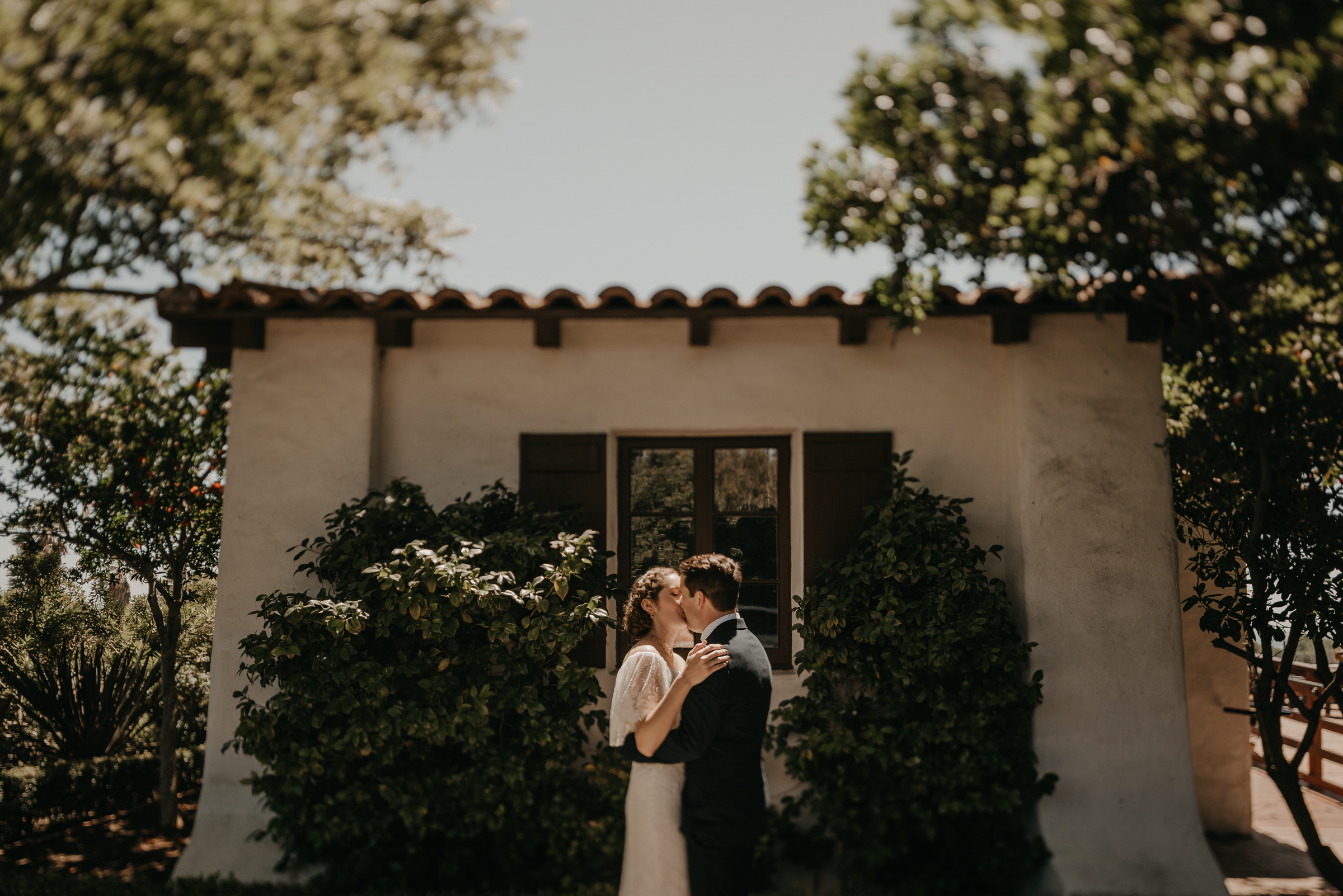 © Isaiah + Taylor Photography - San Clemente Historic Cottage Laid-Back Wedding-021.jpg