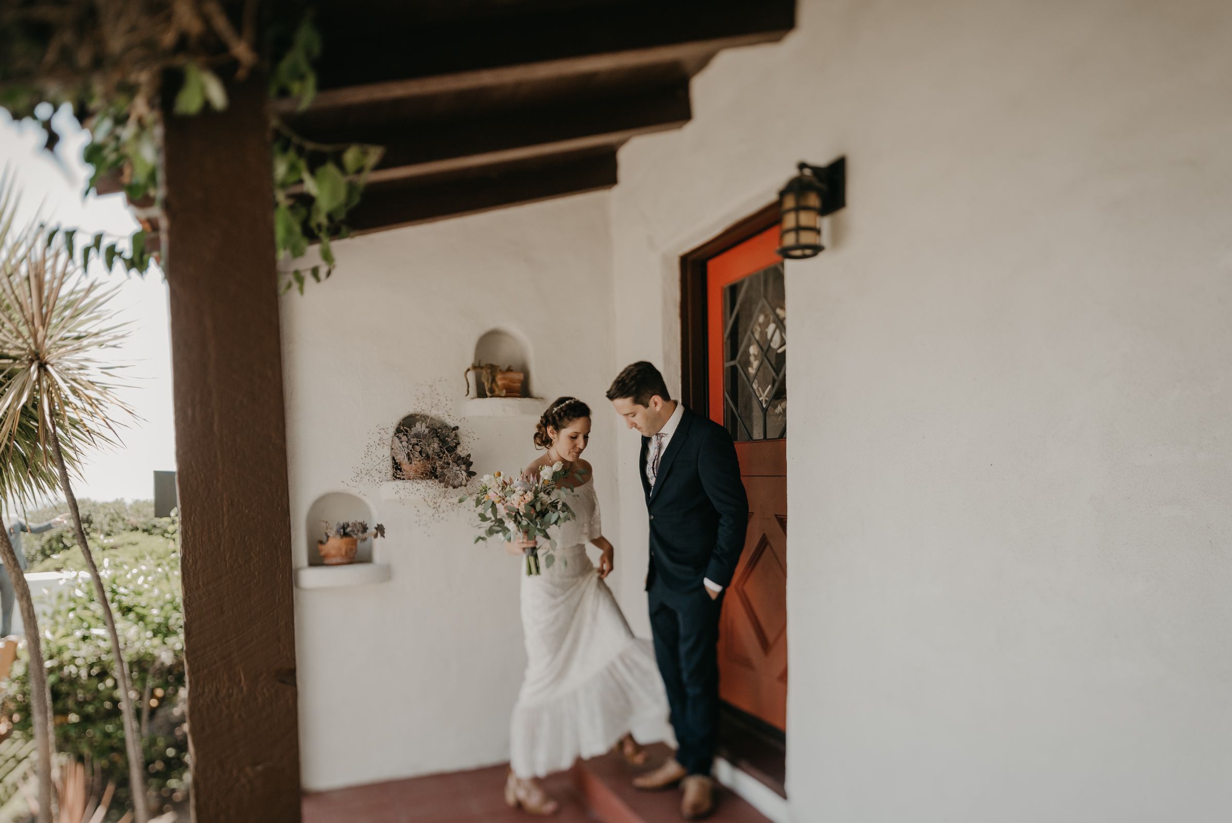 © Isaiah + Taylor Photography - San Clemente Historic Cottage Laid-Back Wedding-027.jpg