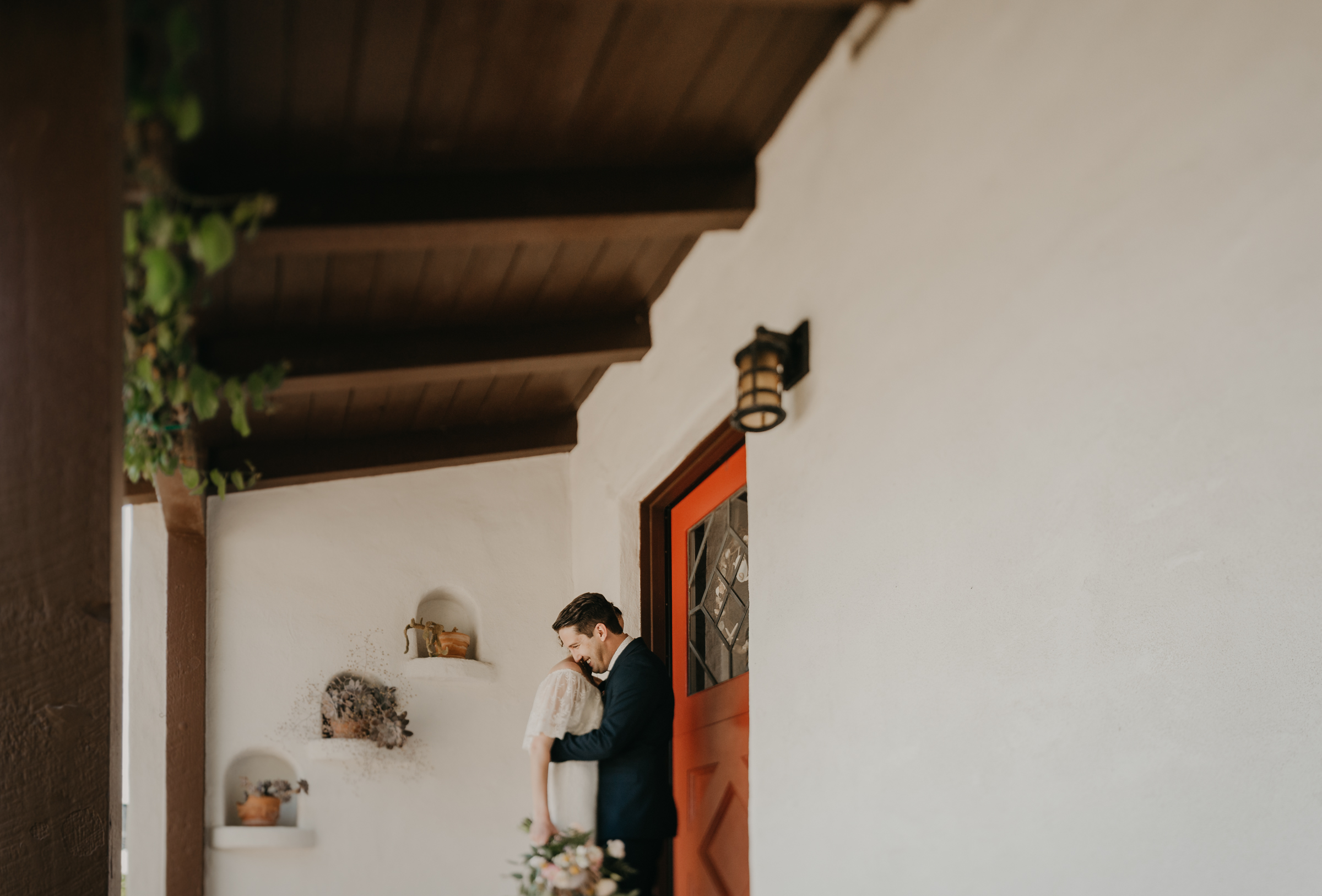 © Isaiah + Taylor Photography - San Clemente Historic Cottage Laid-Back Wedding-030.jpg