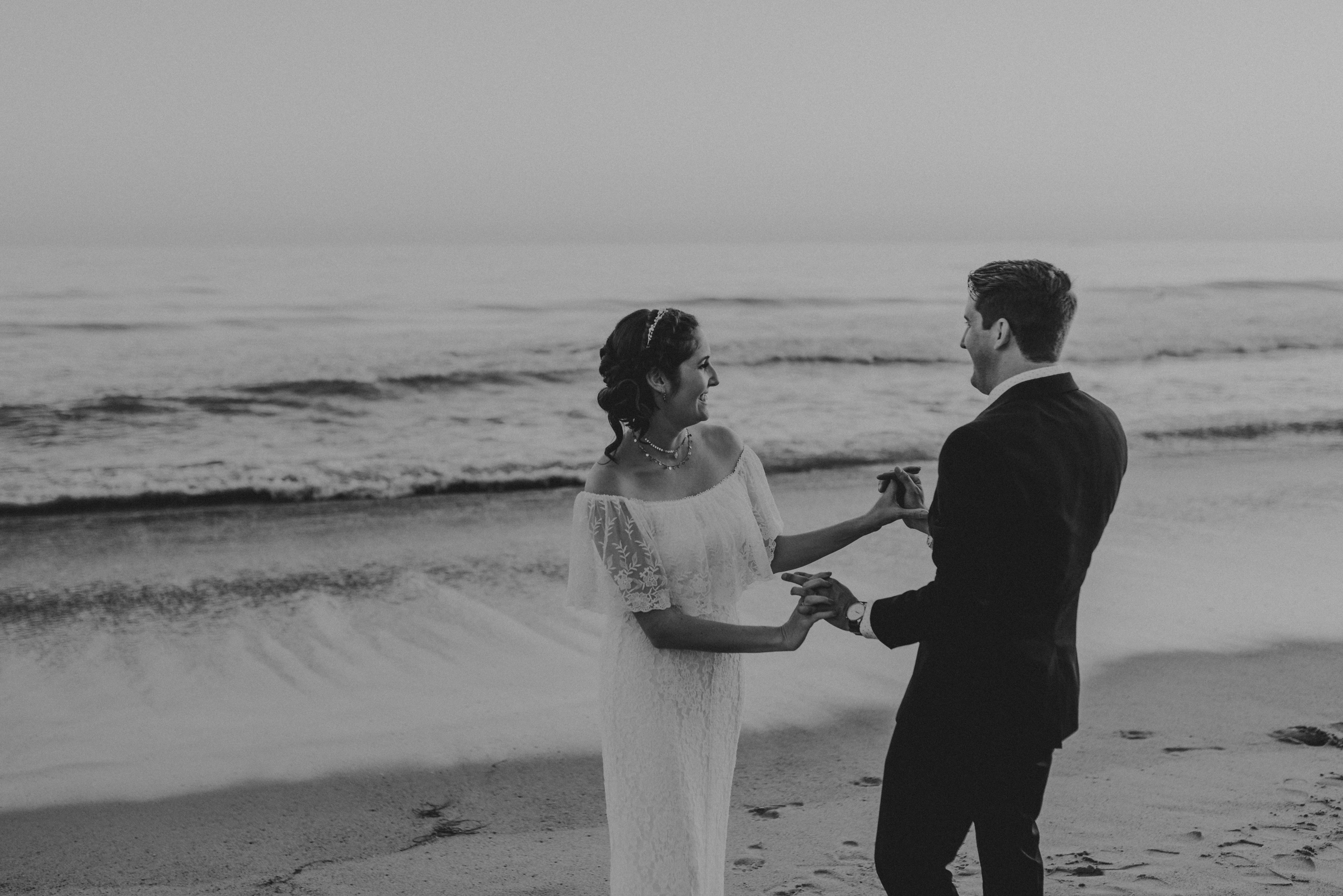 © Isaiah + Taylor Photography - San Clemente Historic Cottage Laid-Back Wedding-200.jpg