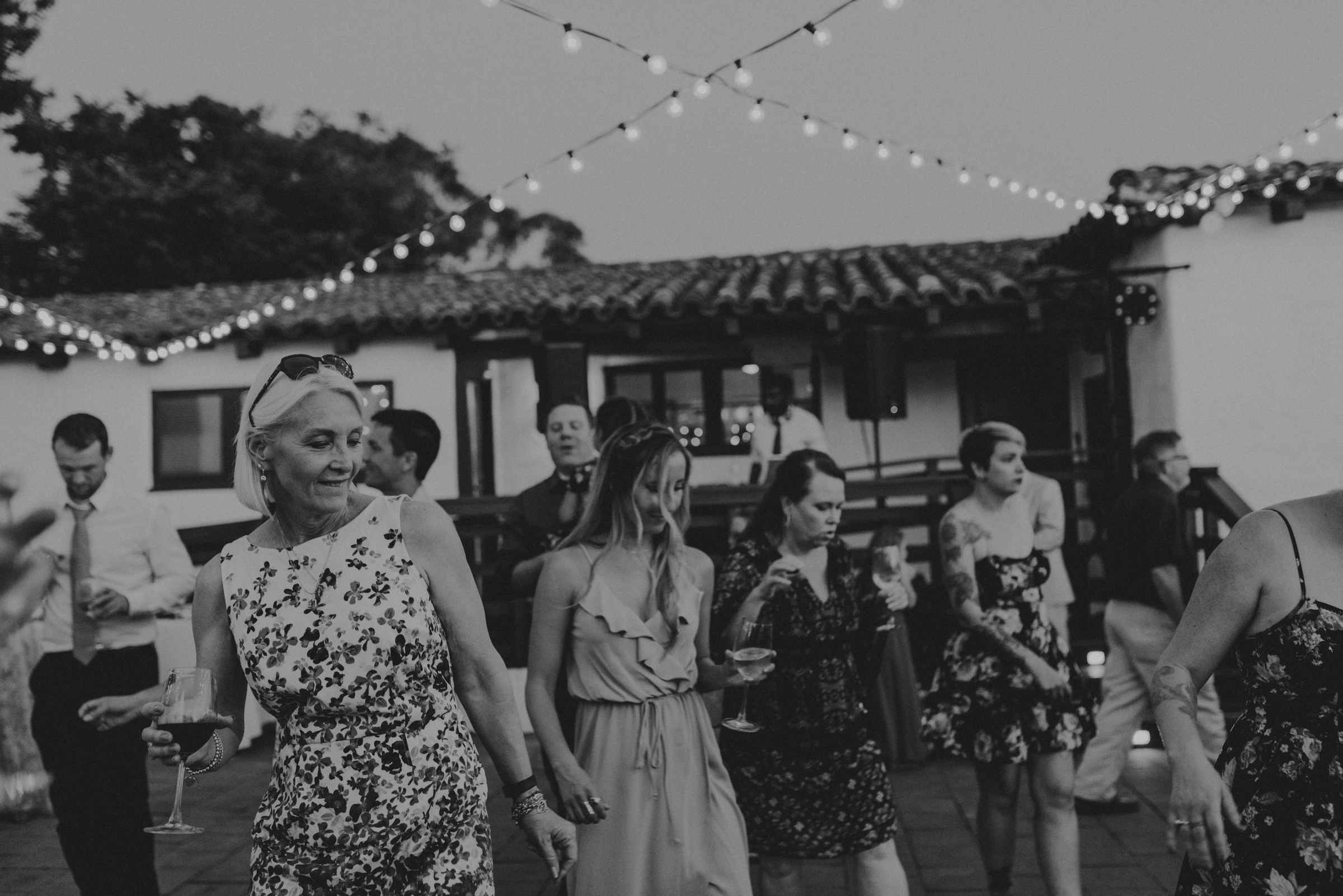 © Isaiah + Taylor Photography - San Clemente Historic Cottage Laid-Back Wedding-225.jpg