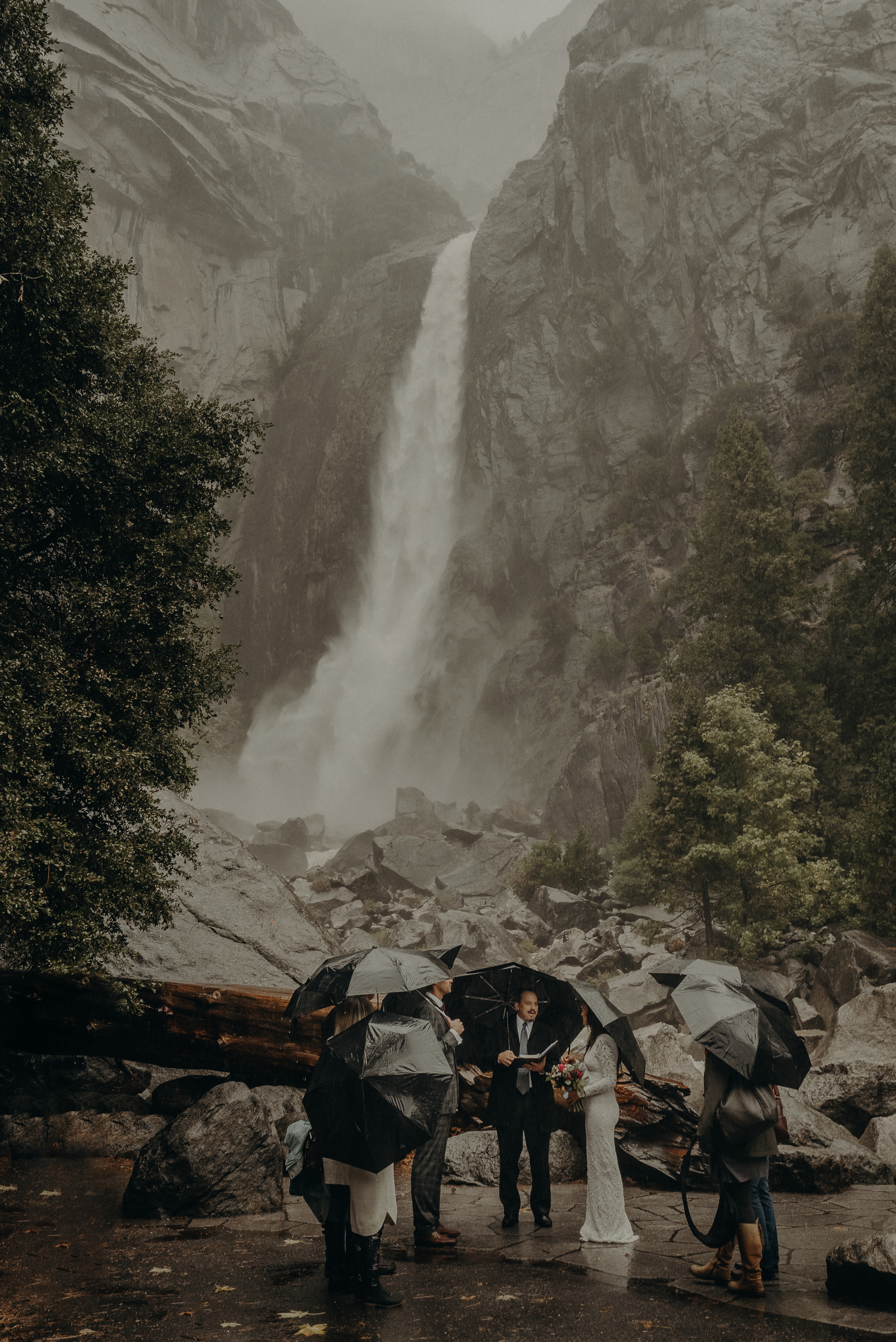 Isaiah + Taylor Photography - Yosemite Elopement - Los Angeles Wedding Photographer-32.jpg