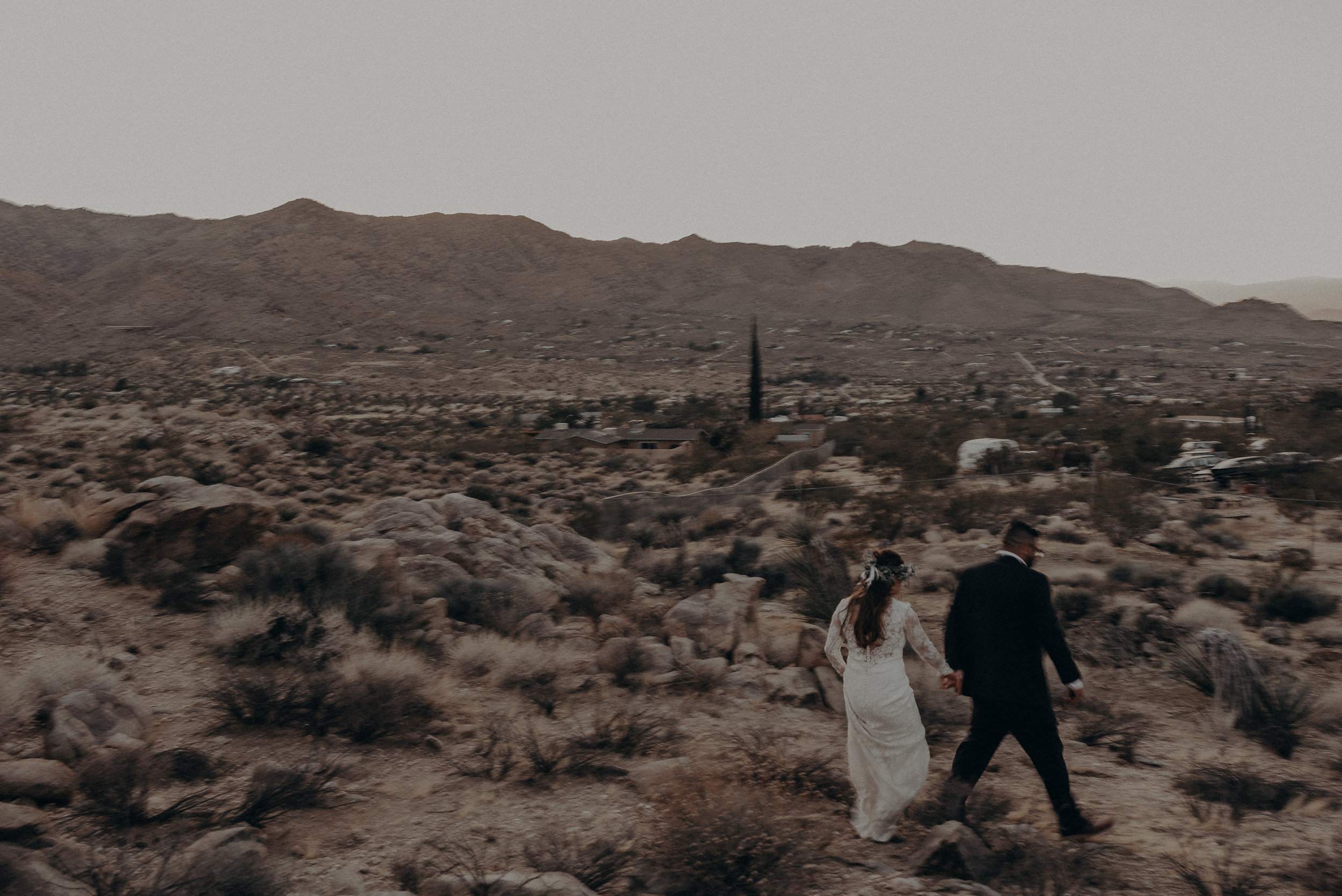 ©Isaiah + Taylor Photography - Joshua Tree Wedding Elopement-111.jpg