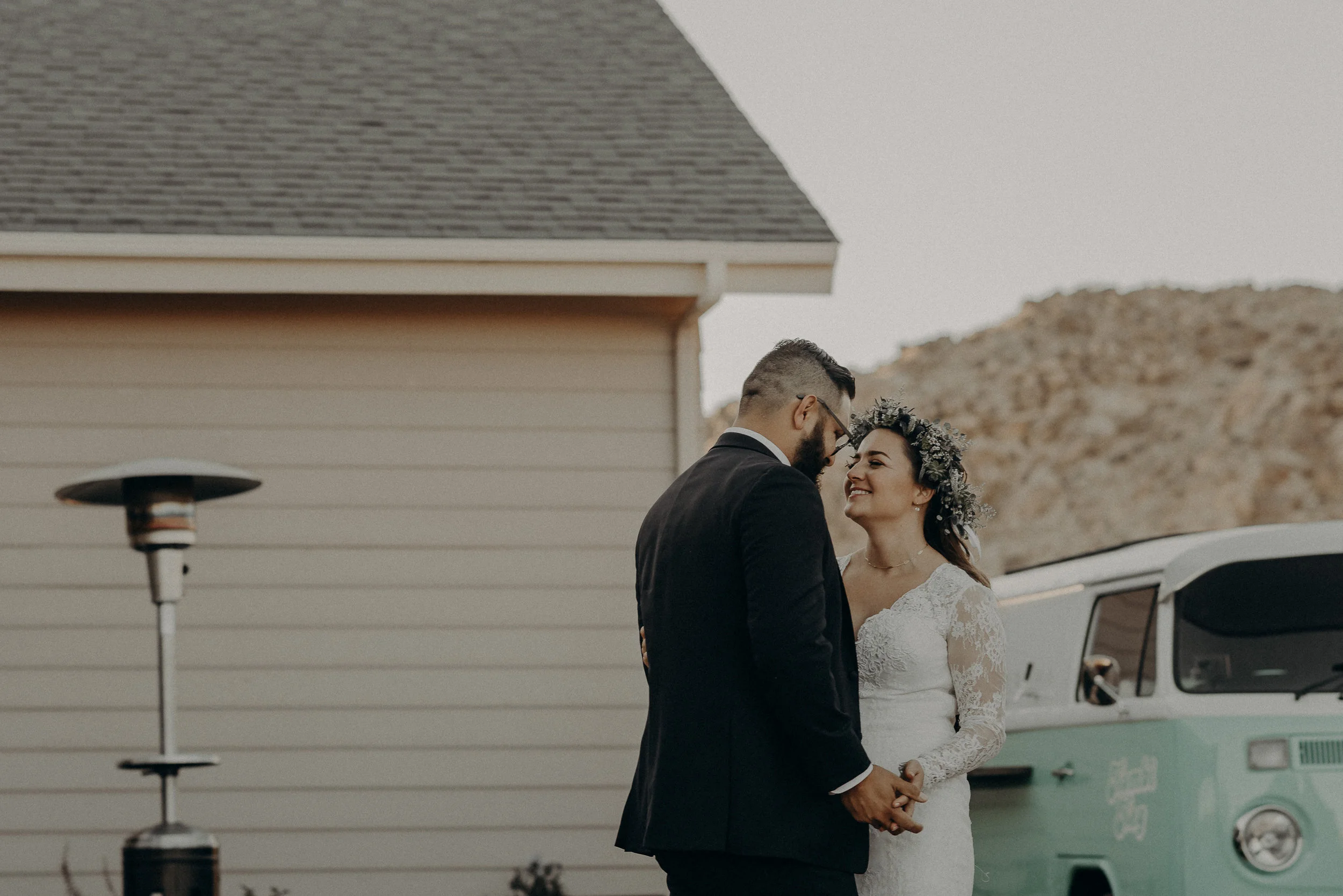 ©Isaiah + Taylor Photography - Joshua Tree Wedding Elopement-118.jpg