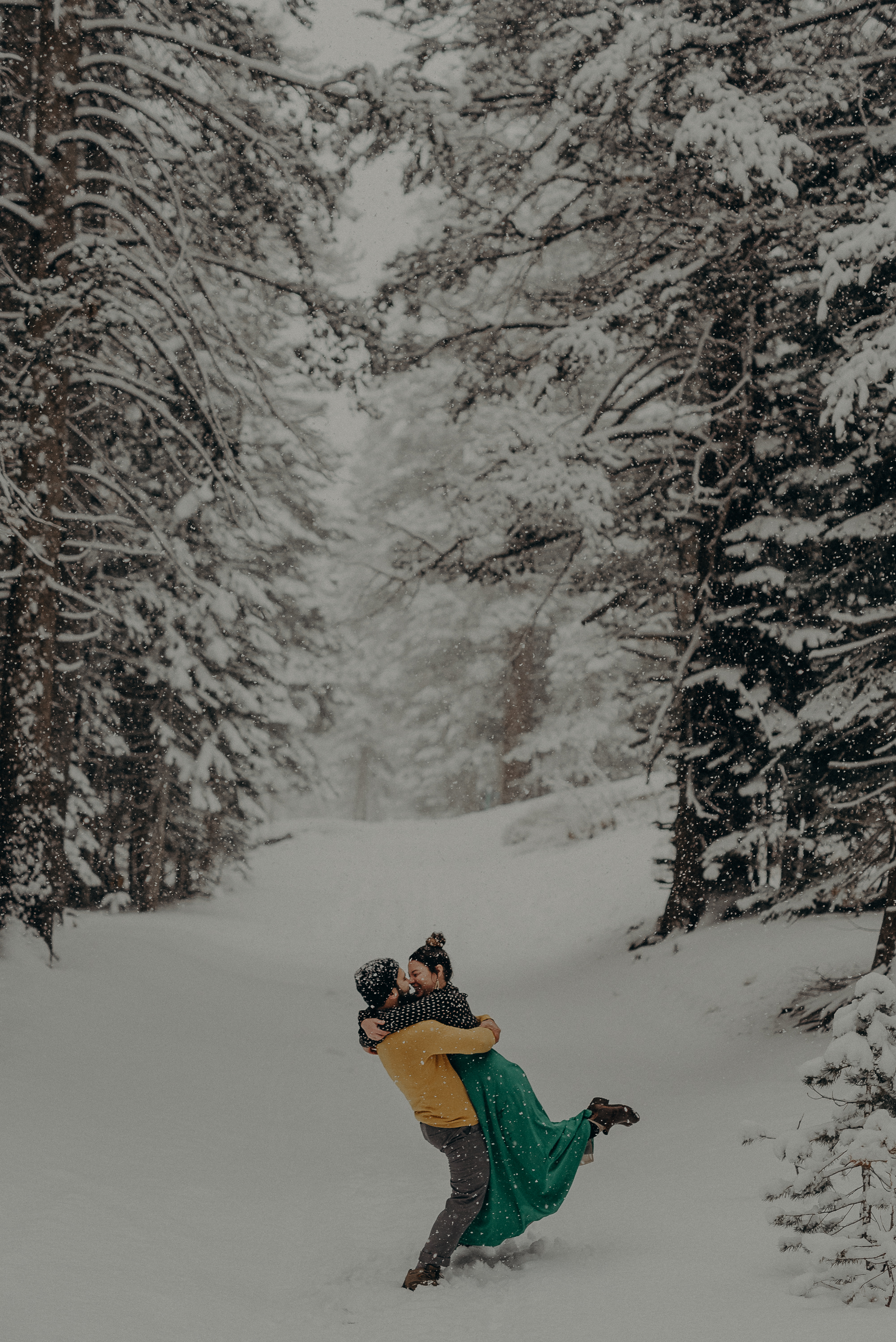 ©Isaiah + Taylor Photography - Los Angeles Wedding Photographer - Snowing engagement session-018.jpg