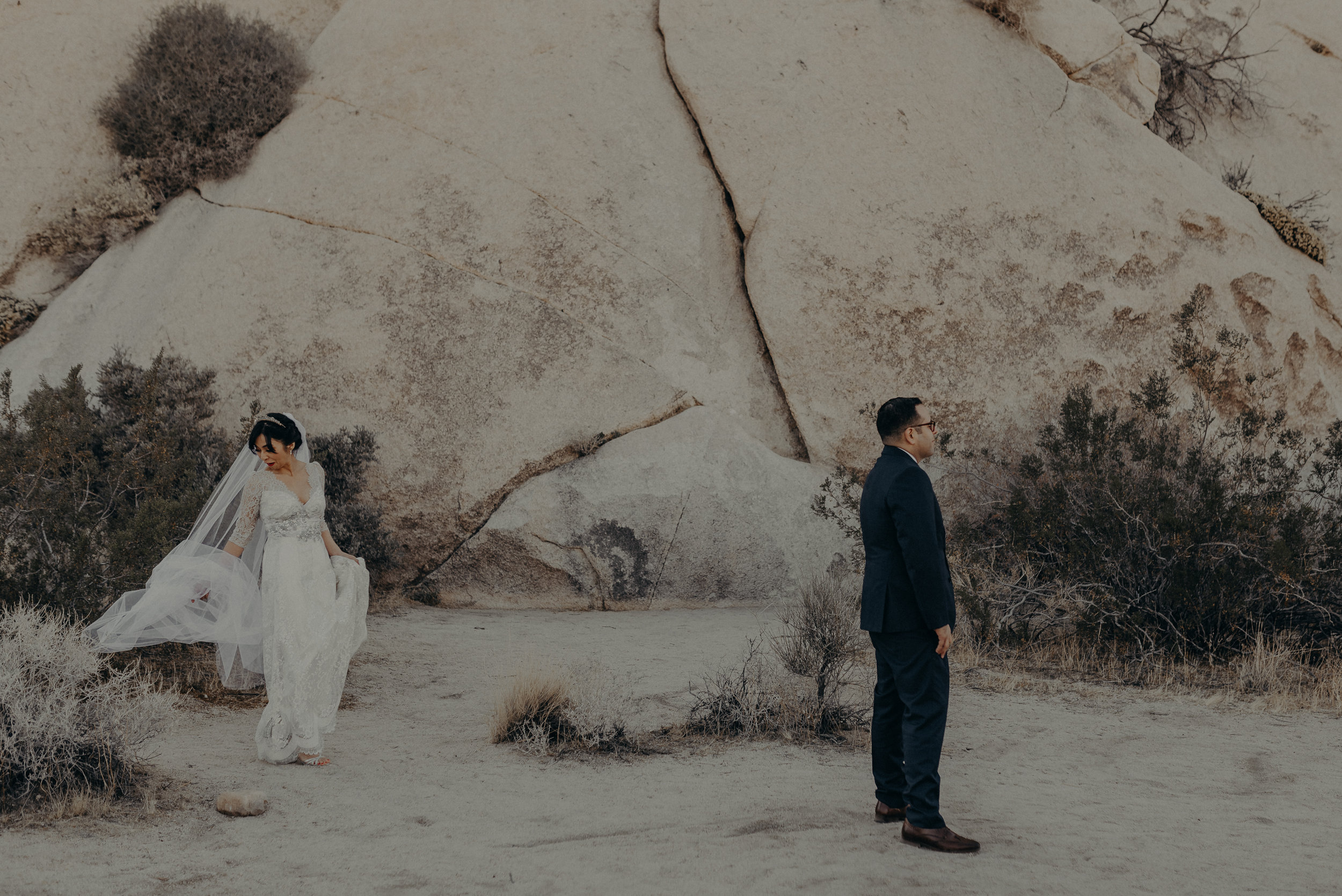 © Isaiah + Taylor Photography - Long Beach Wedding Photographer - Joshua Tree Elopement-054.jpg