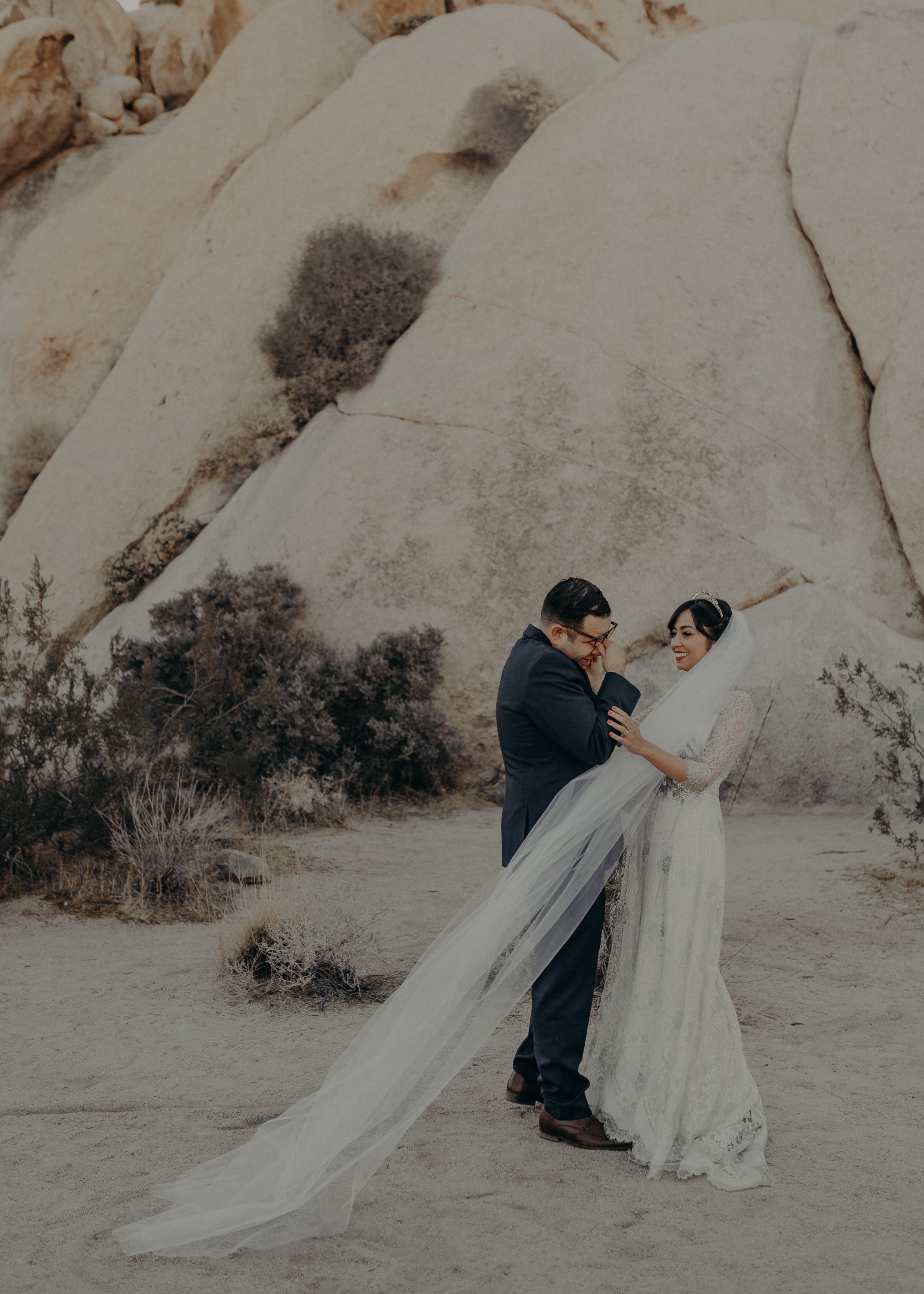 © Isaiah + Taylor Photography - Long Beach Wedding Photographer - Joshua Tree Elopement-062.jpg