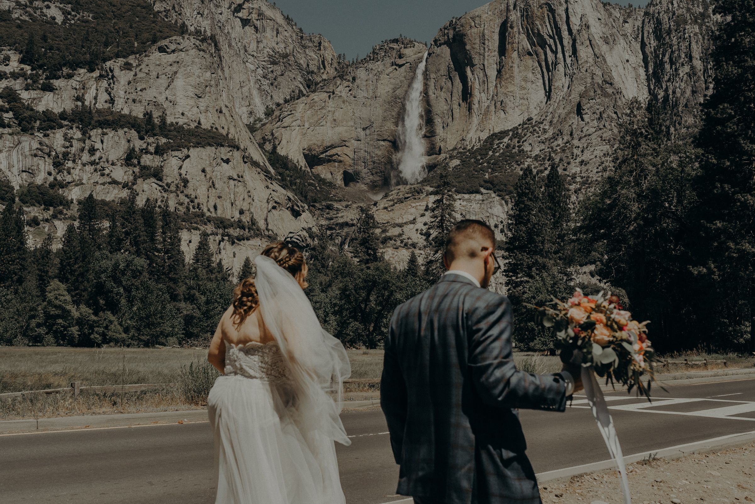 Los Angeles Wedding Photographers - Yosemite Destination Wedding Elopement - IsaiahAndTaylor.com -085.jpg