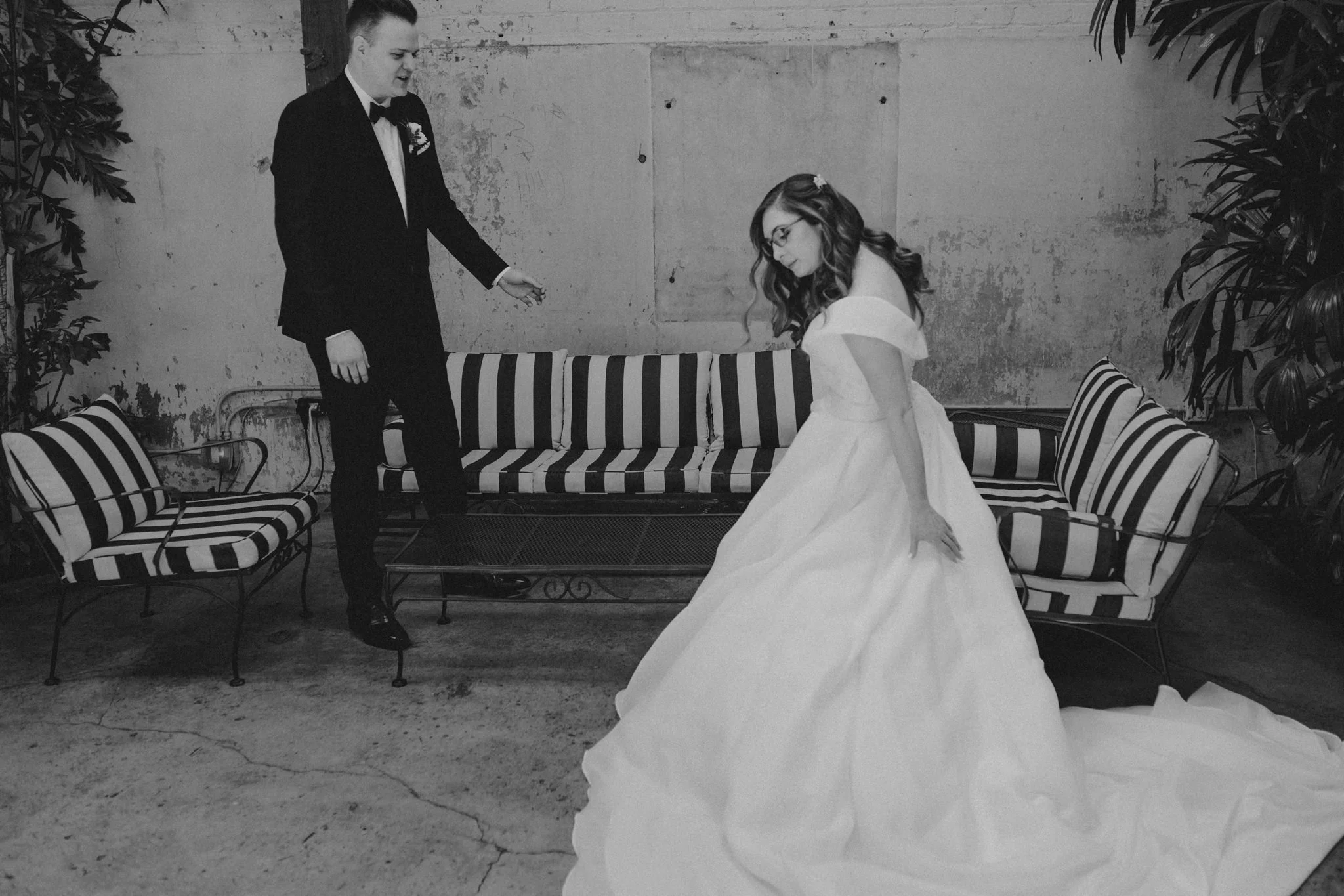 candid comedic wedding photography - millwick wedding dtla - queer lgbtq+ vendors - itlaphoto.com-20.jpg