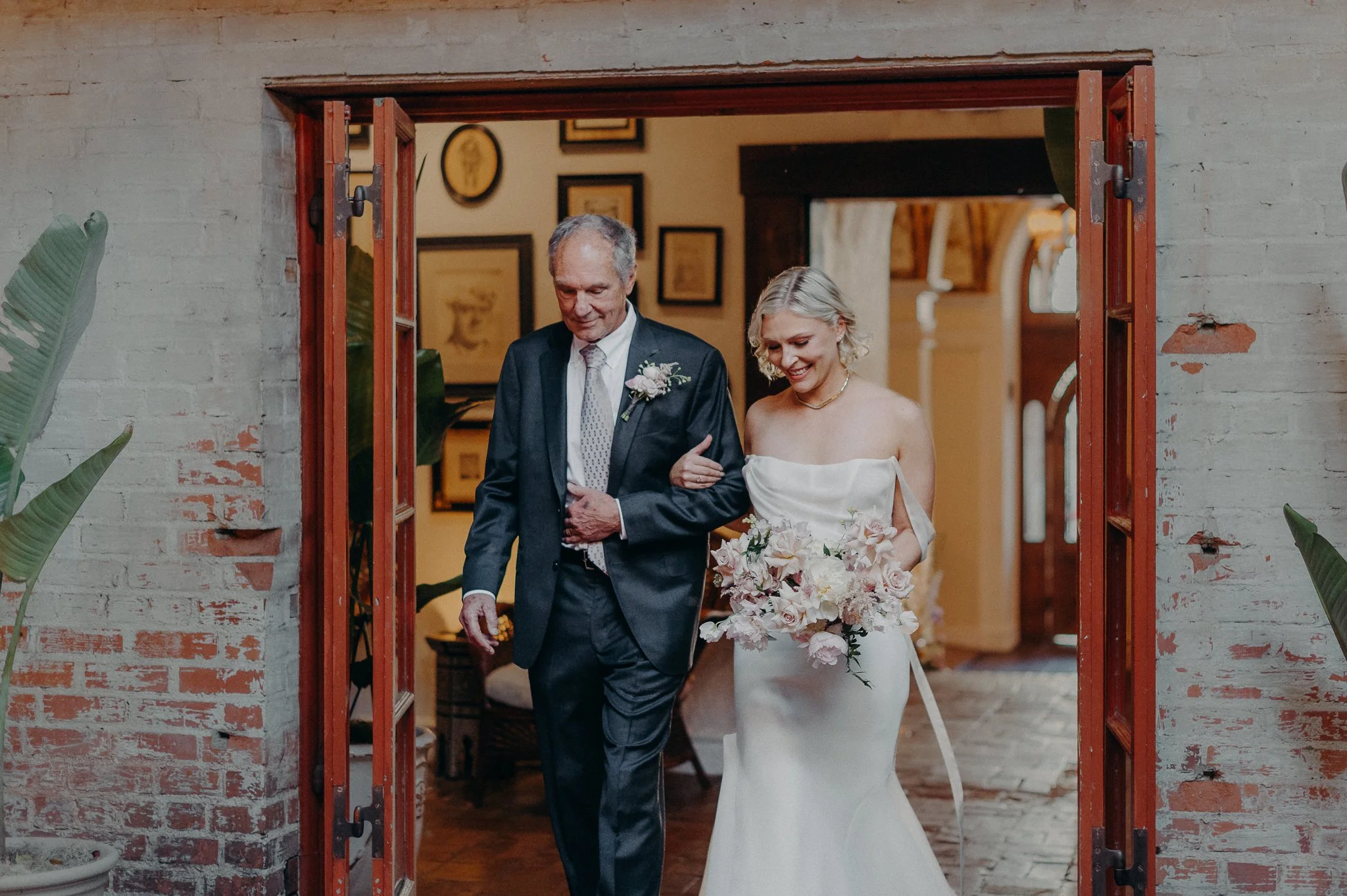 queer wedding photographers in los angeles - lgbtq+ wedding - carondelet wedding - itlaphoto.com-57.jpg