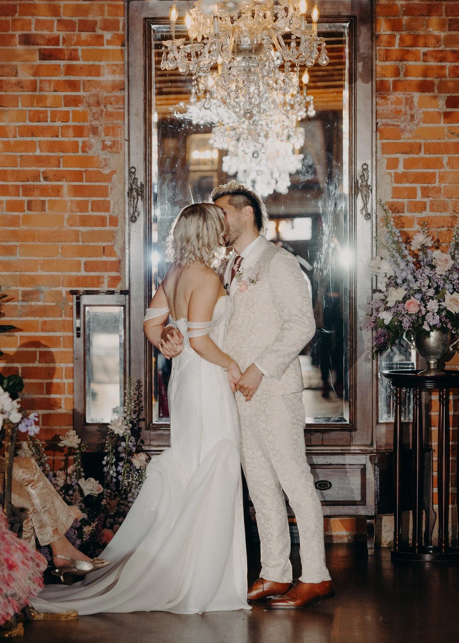 queer wedding photographers in los angeles - lgbtq+ wedding - carondelet wedding - itlaphoto.com-64.jpg