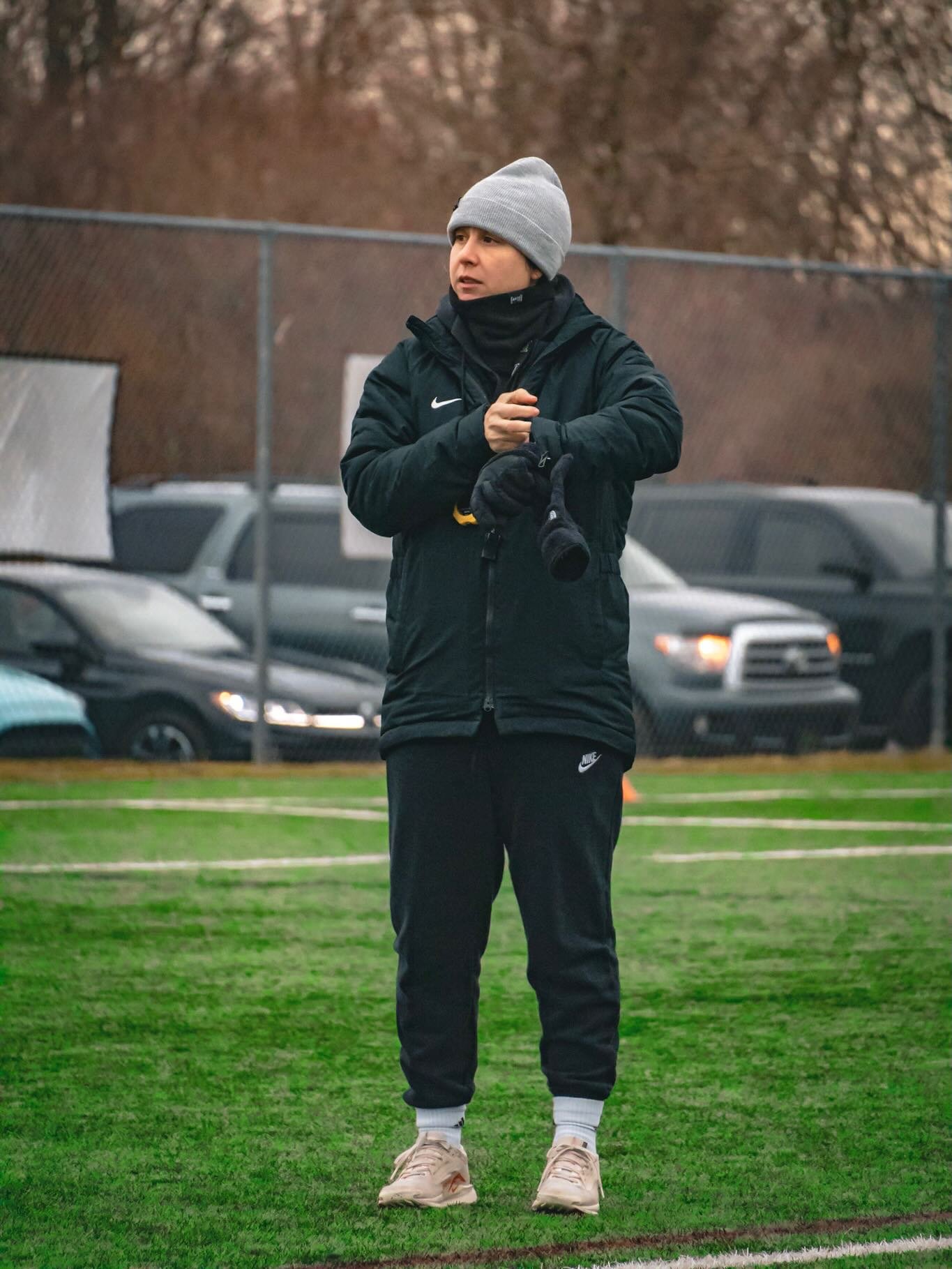 Coaching for me is just showing up doing a few demos, eating some snacks and telling players good job when they do dummies. Did I miss anything? 🐐⚽️🫶 #soccercoach #womenssoccer #soccer #soccercoach #ilovemyjob 

📸 @pork_photos