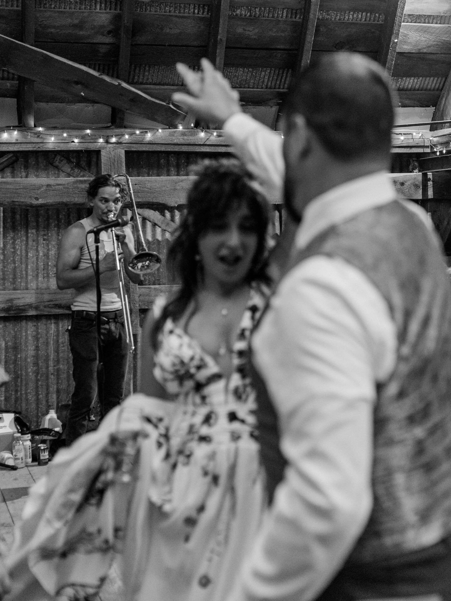 When in doubt, live music is always a great idea 🕺🎷