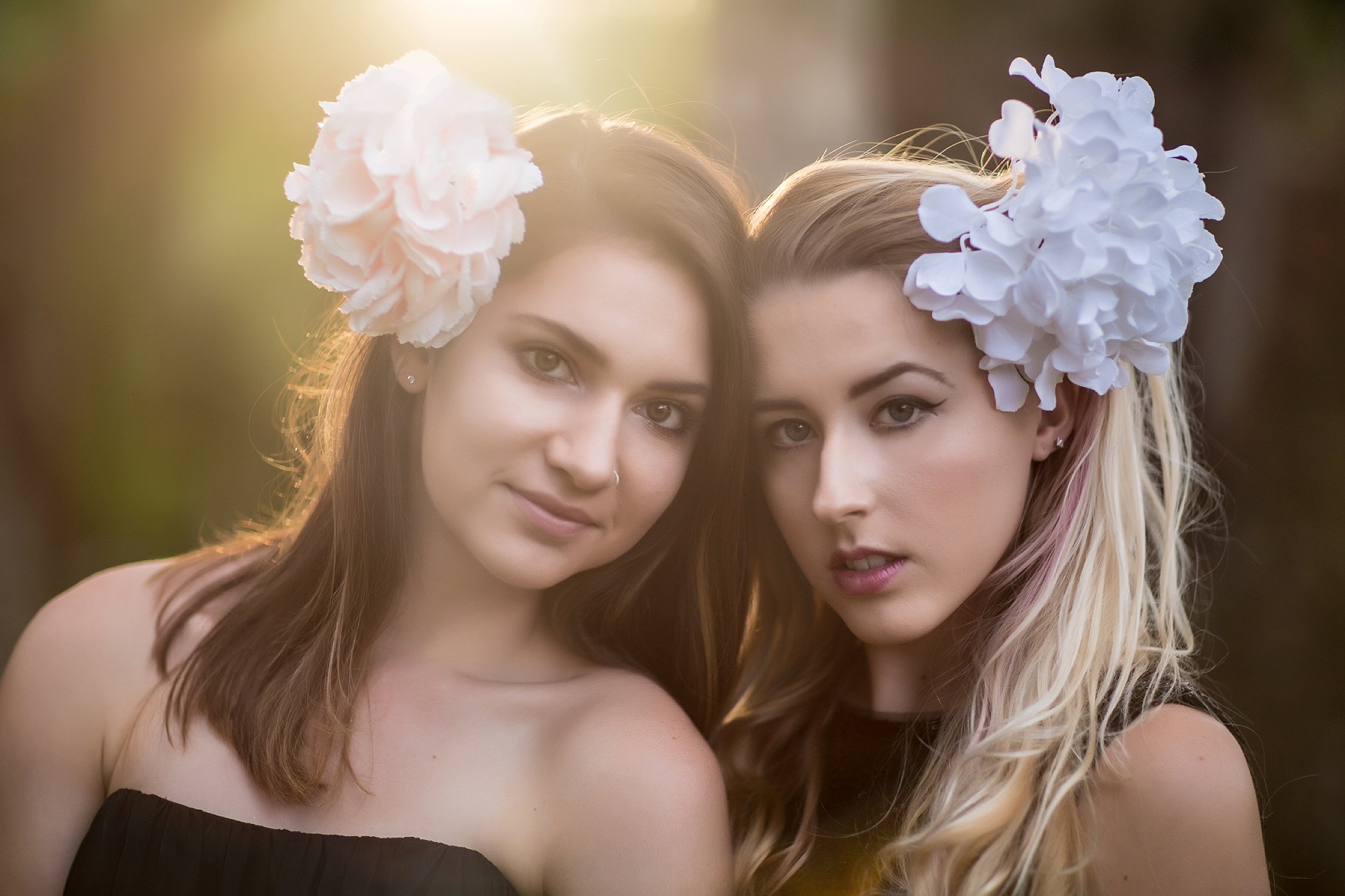 BACKLIT SENIOR FRIENDS PHOTO SESSION | NICHOLE MARIE BOUDOIR & BEAUTY