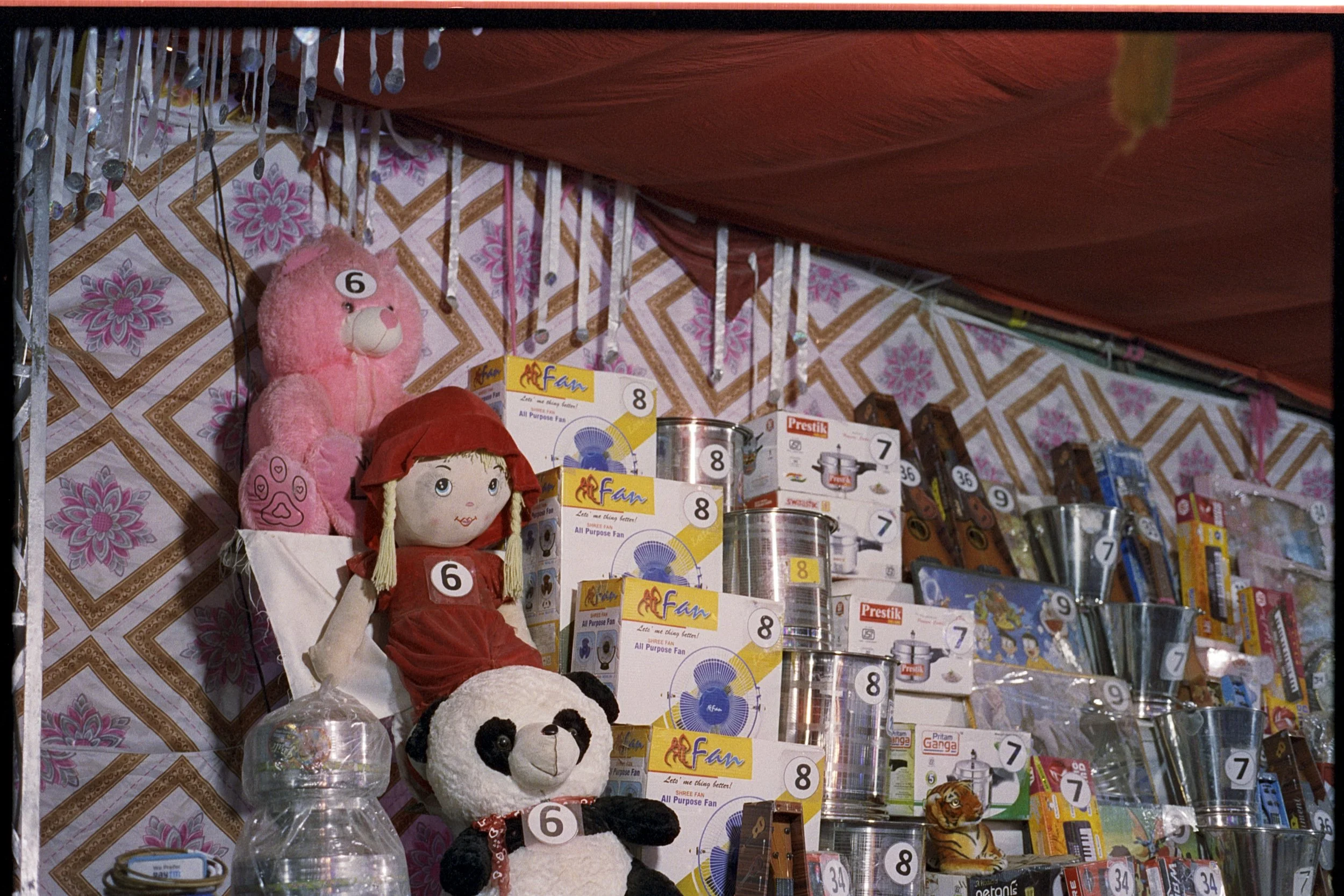Cinestill800T35_MahimFair_9.jpg