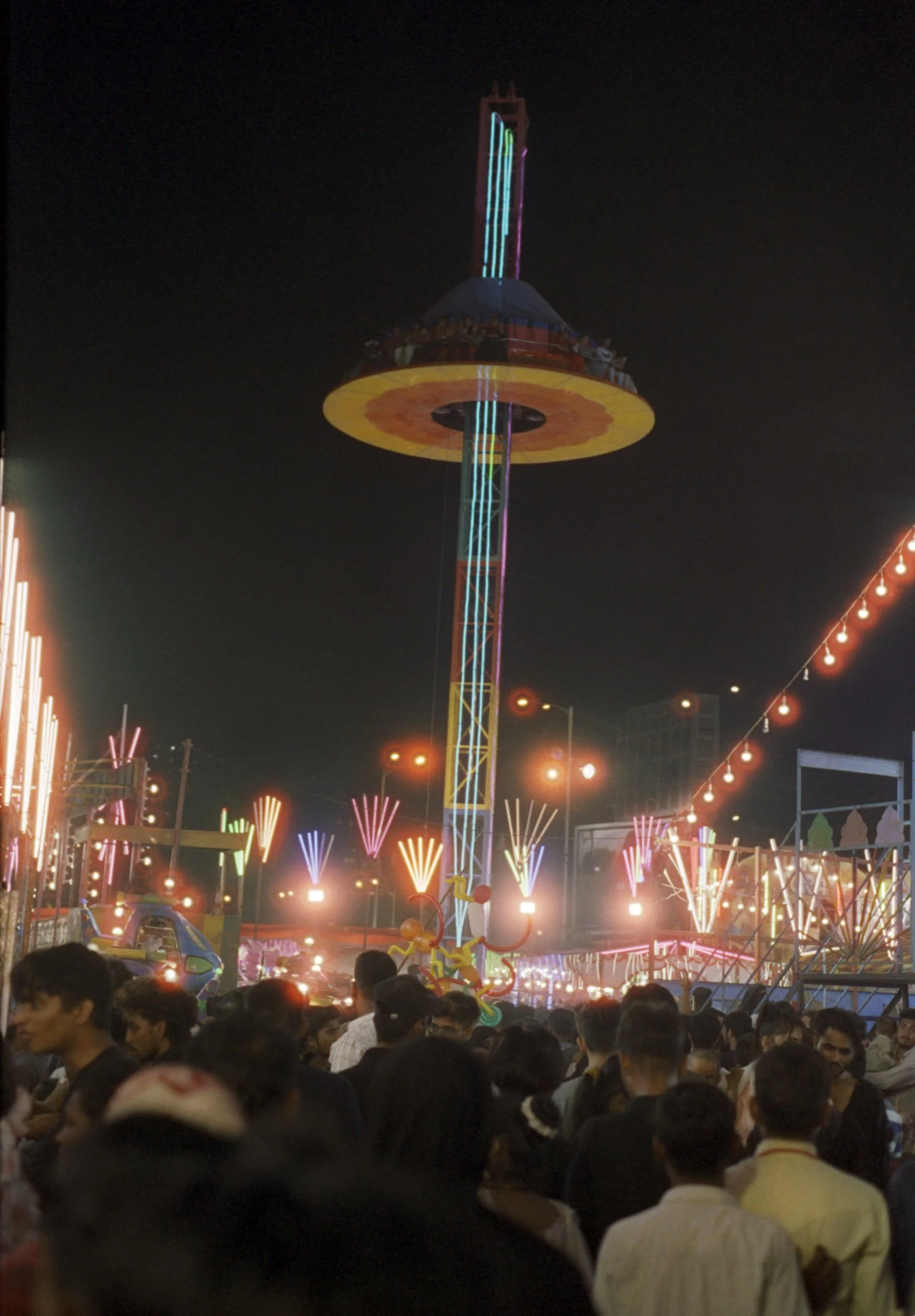 Cinestill800T35_MahimFair_19.jpg