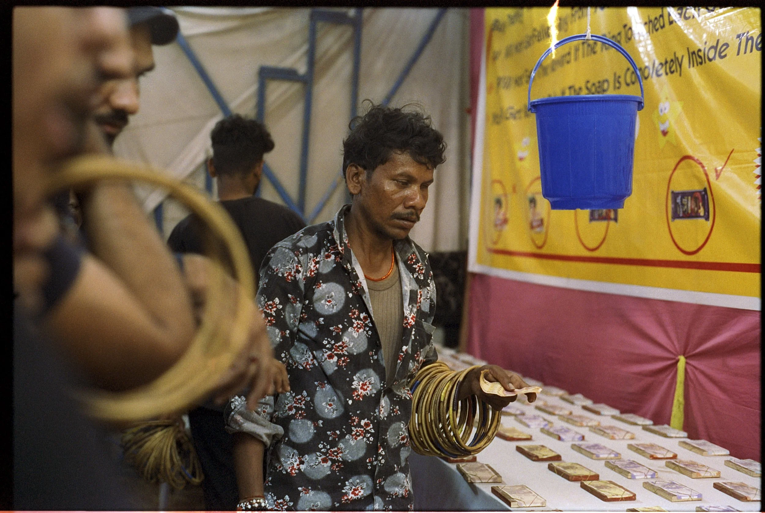 Cinestill800T35_MahimFair_25.jpg