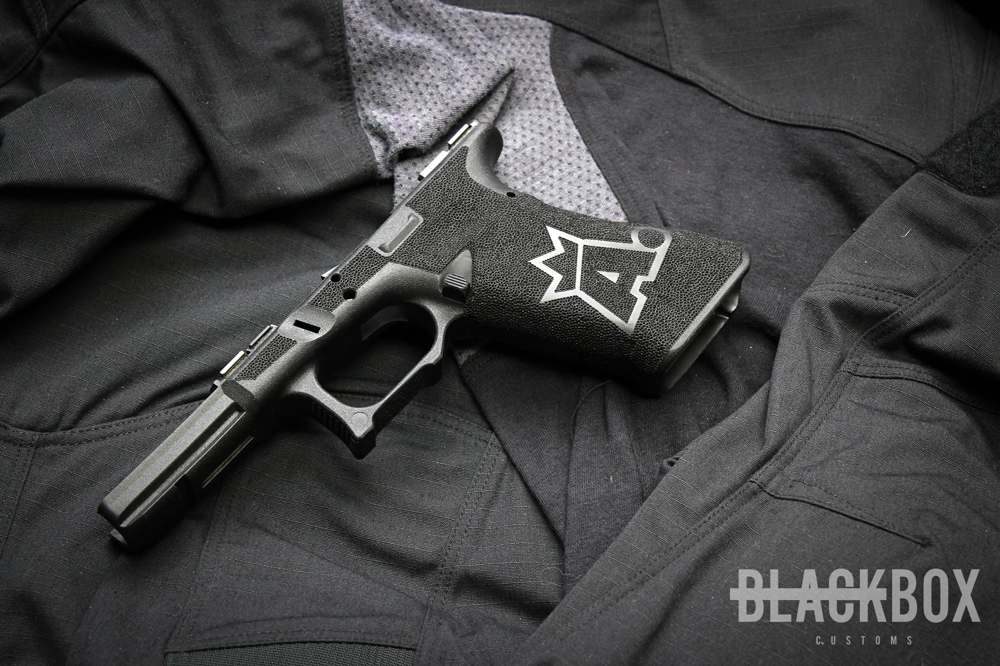 (044) Glock 17 Gen 3 Frame - Stenciled Stippling