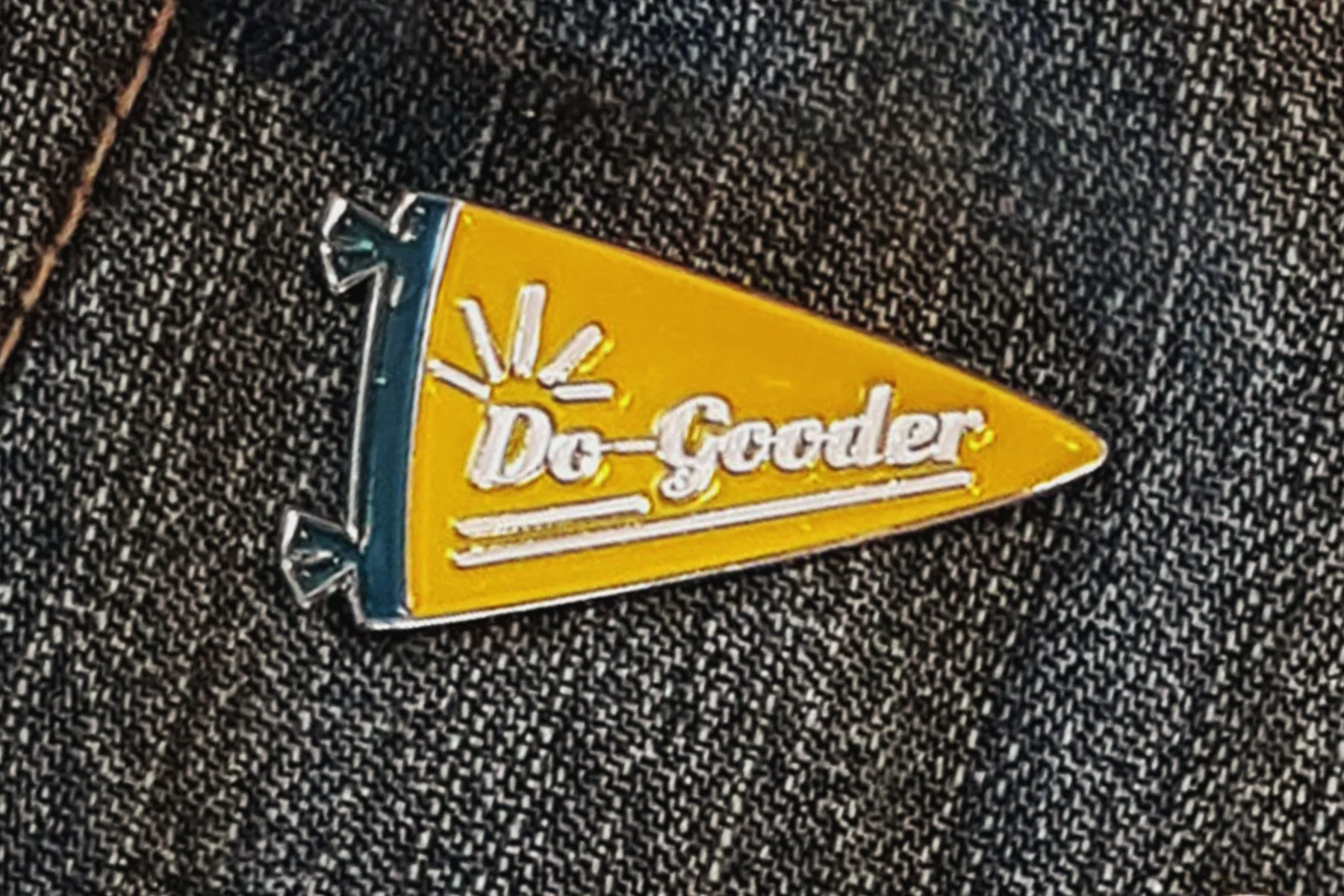 pins_jacket_zoom2.jpg