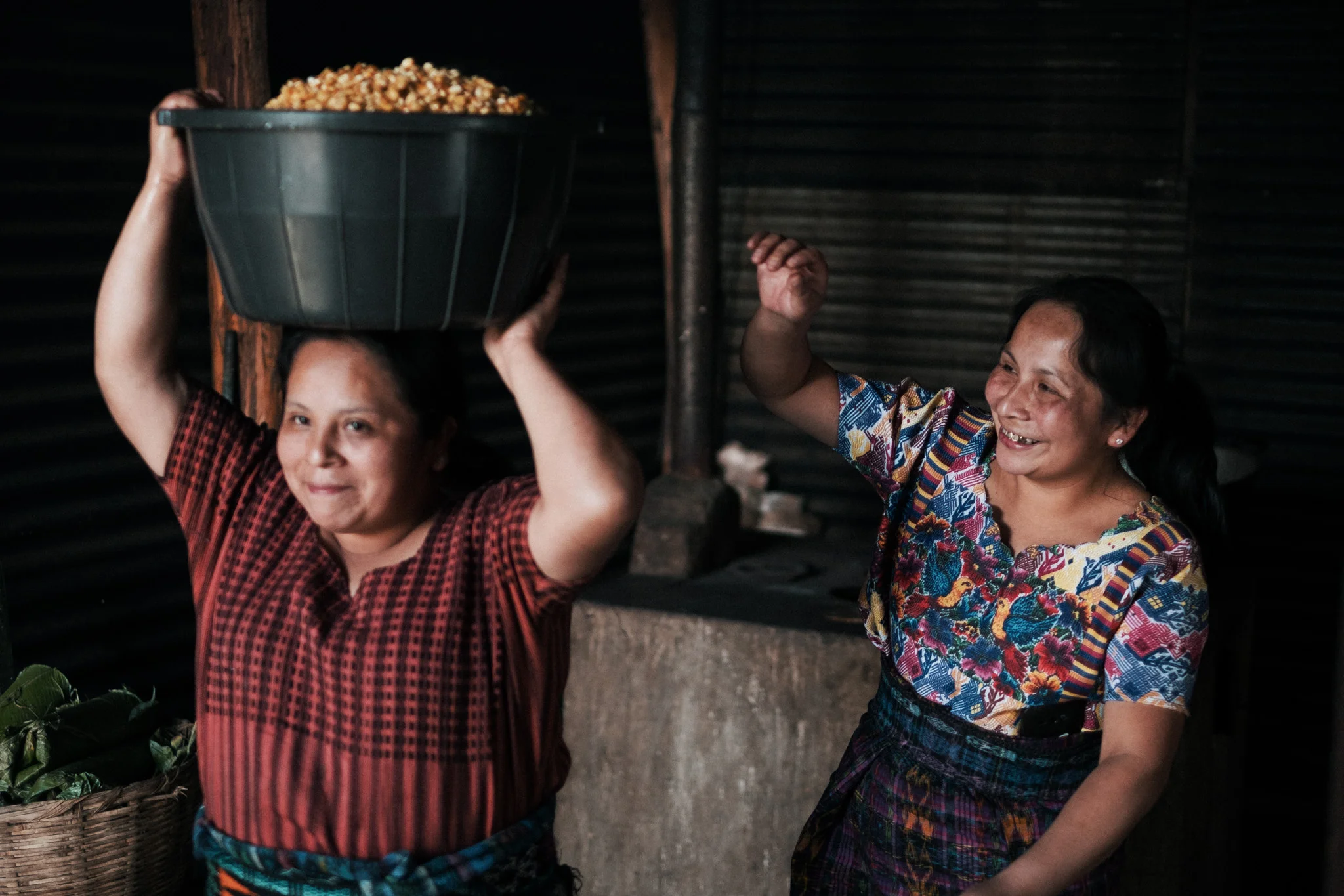 Roselia (Left) and Liliana (Right) working together to prepare the chuchitos.