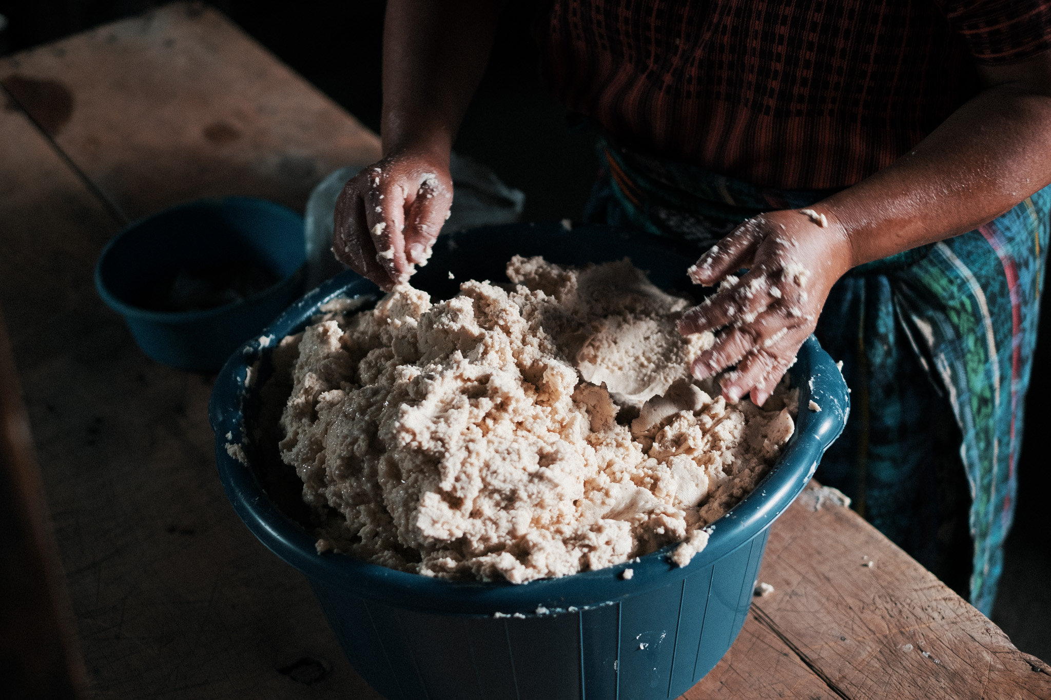  Mixing and preparing the masa. 