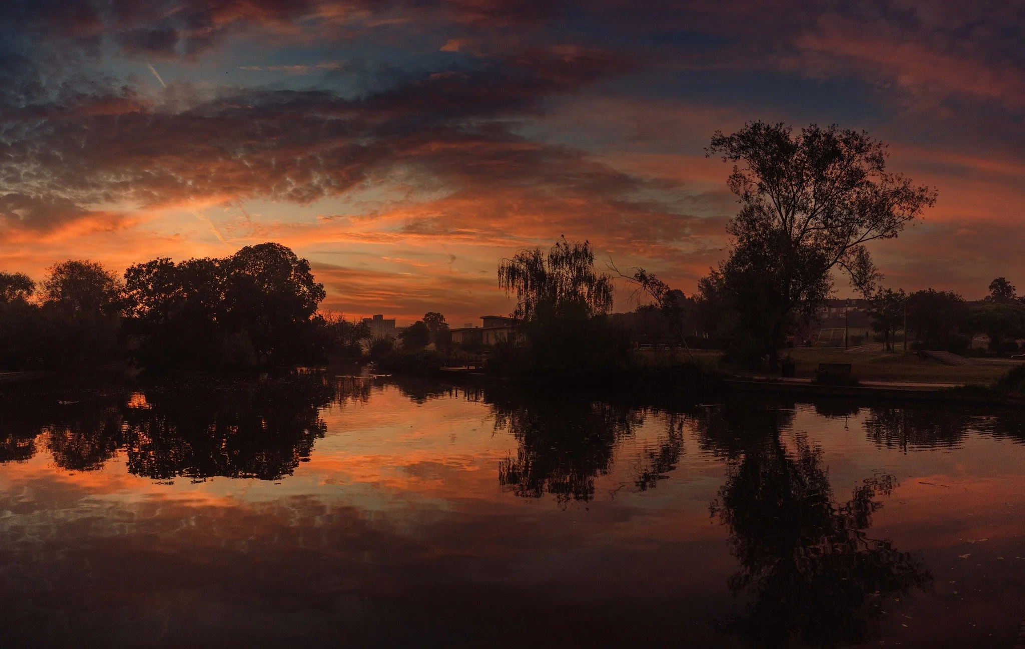 FRIDAY MORNING 6AM, OCTOBER SUMMER HEAT