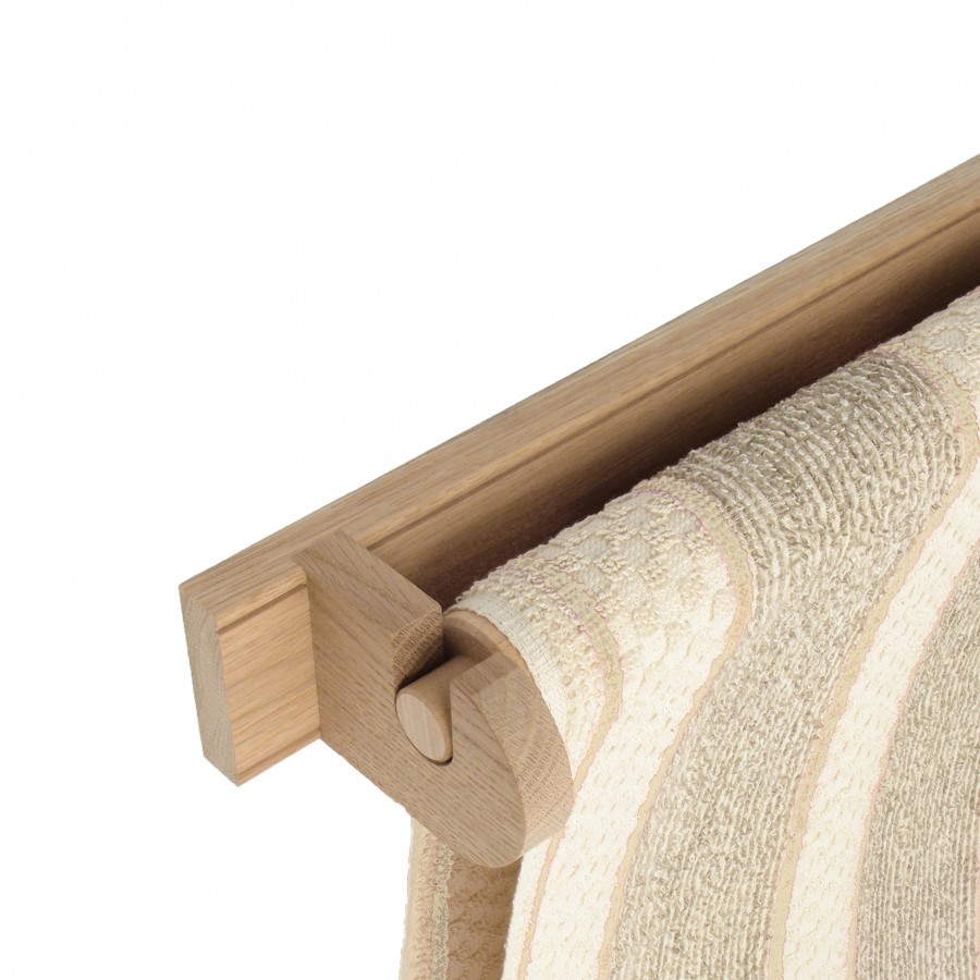 rthow-roller-towel-rail-white-stripe.jpg