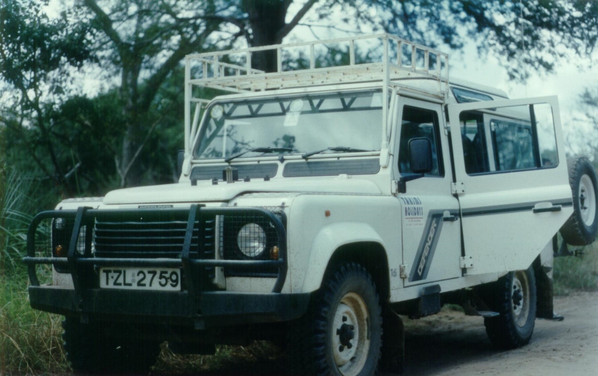  1995: The famous Landrover Defender 